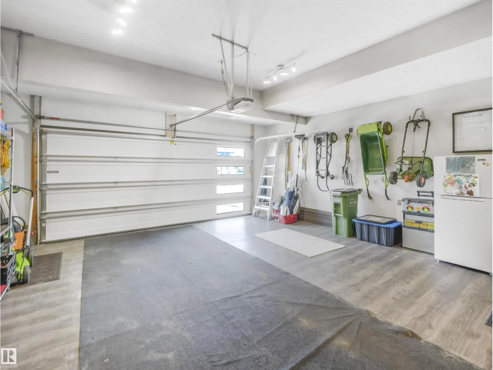 4162 CHARLES LI SW