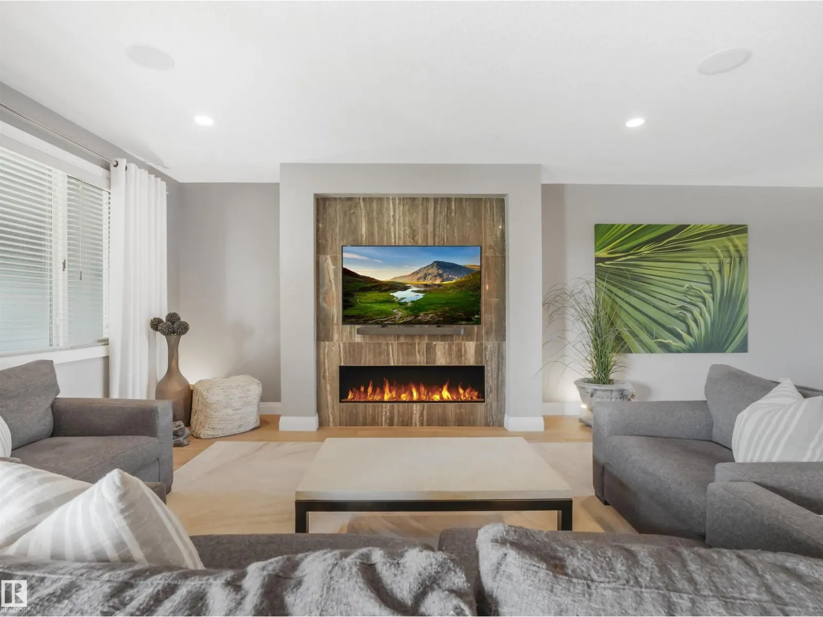 4162 CHARLES LI SW