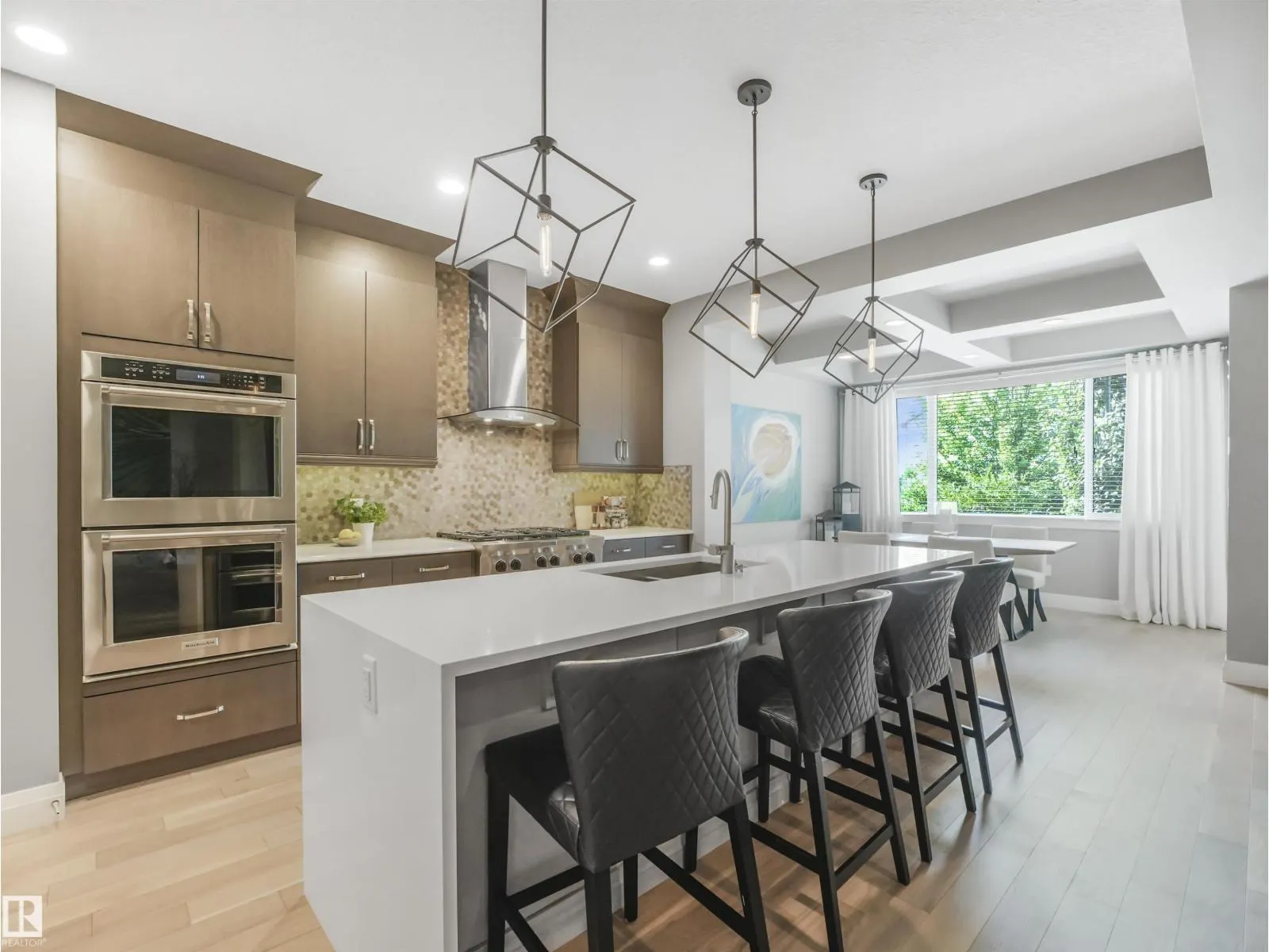 4162 CHARLES LI SW