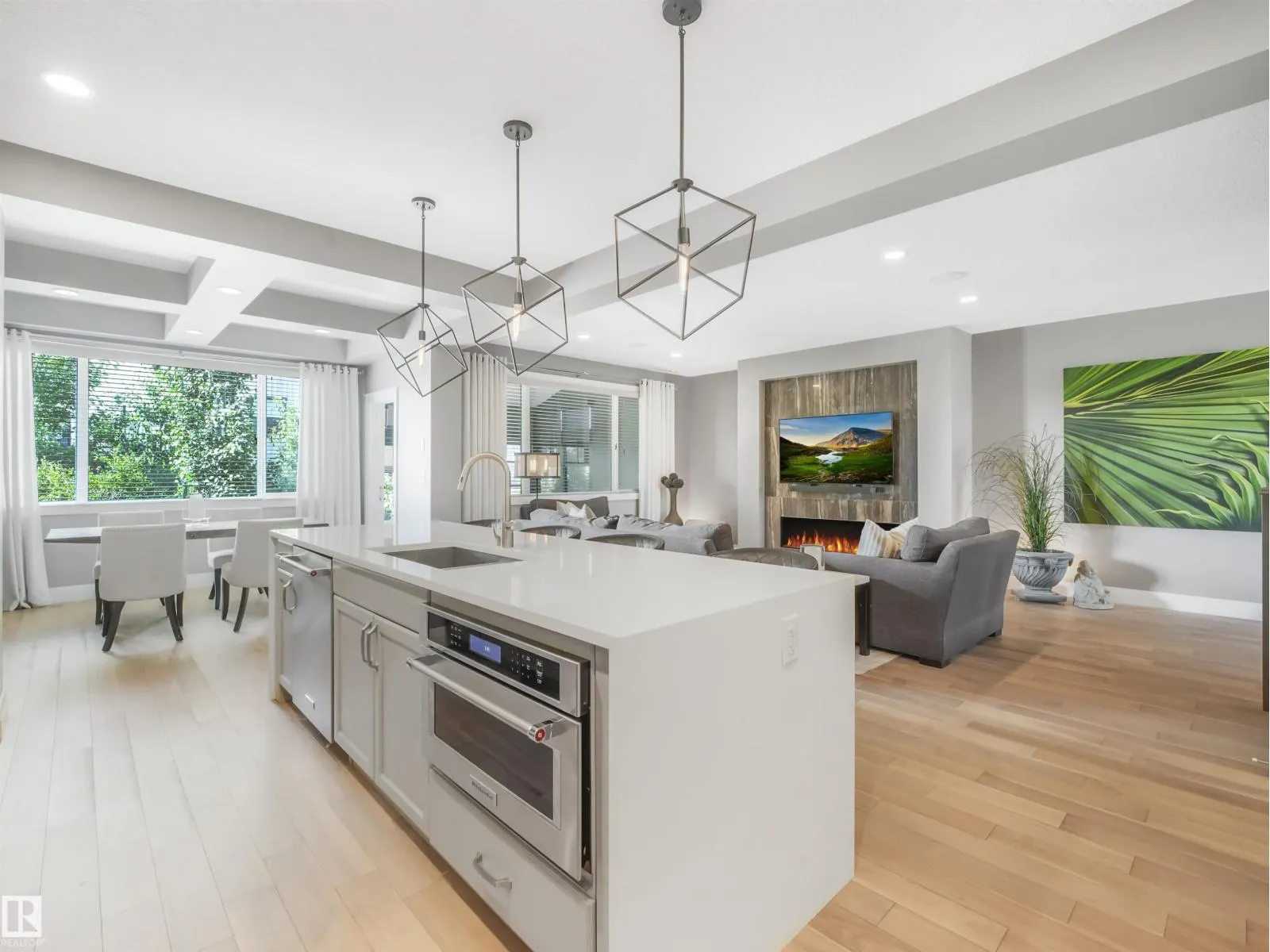 4162 CHARLES LI SW