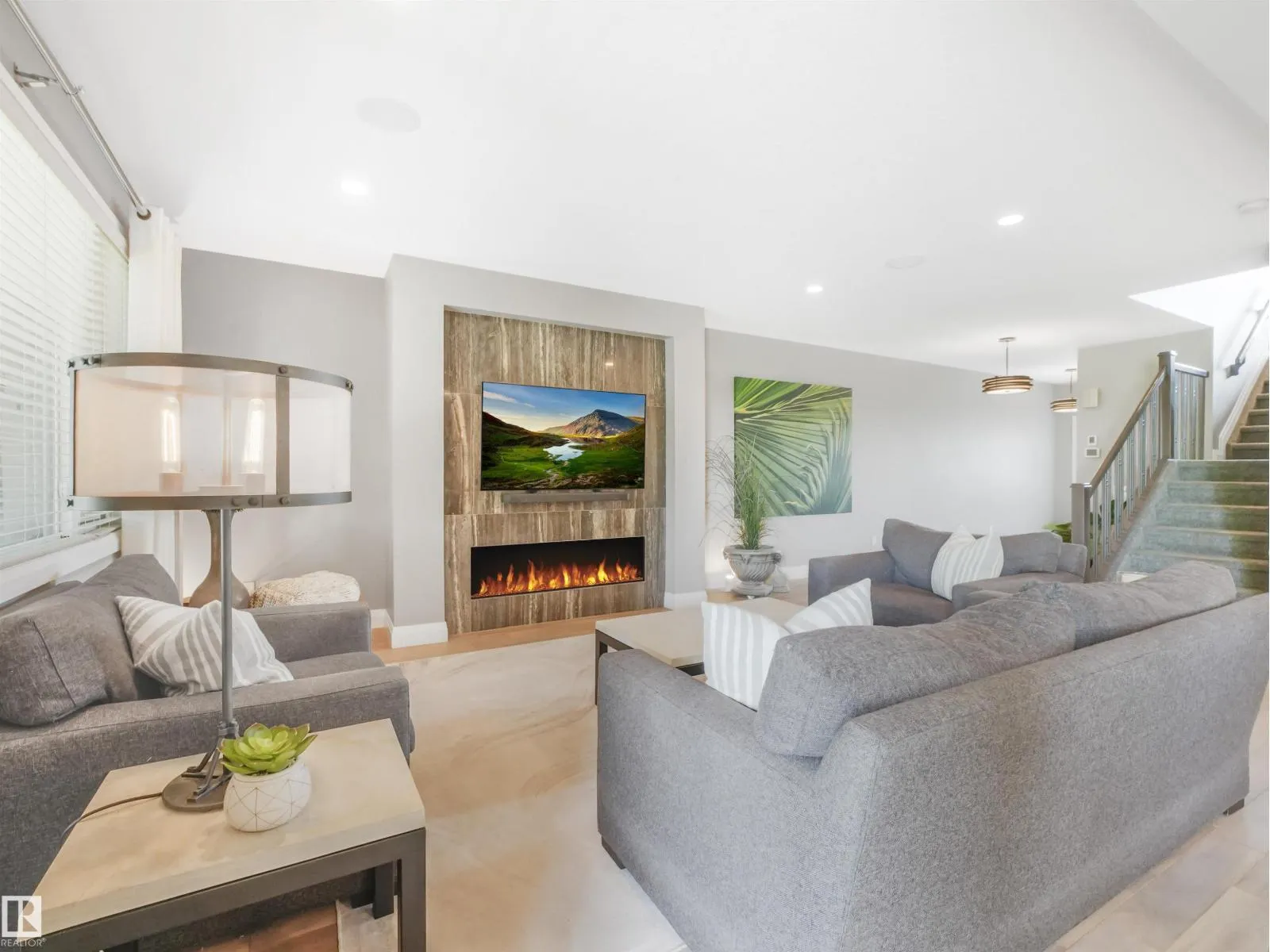 4162 CHARLES LI SW