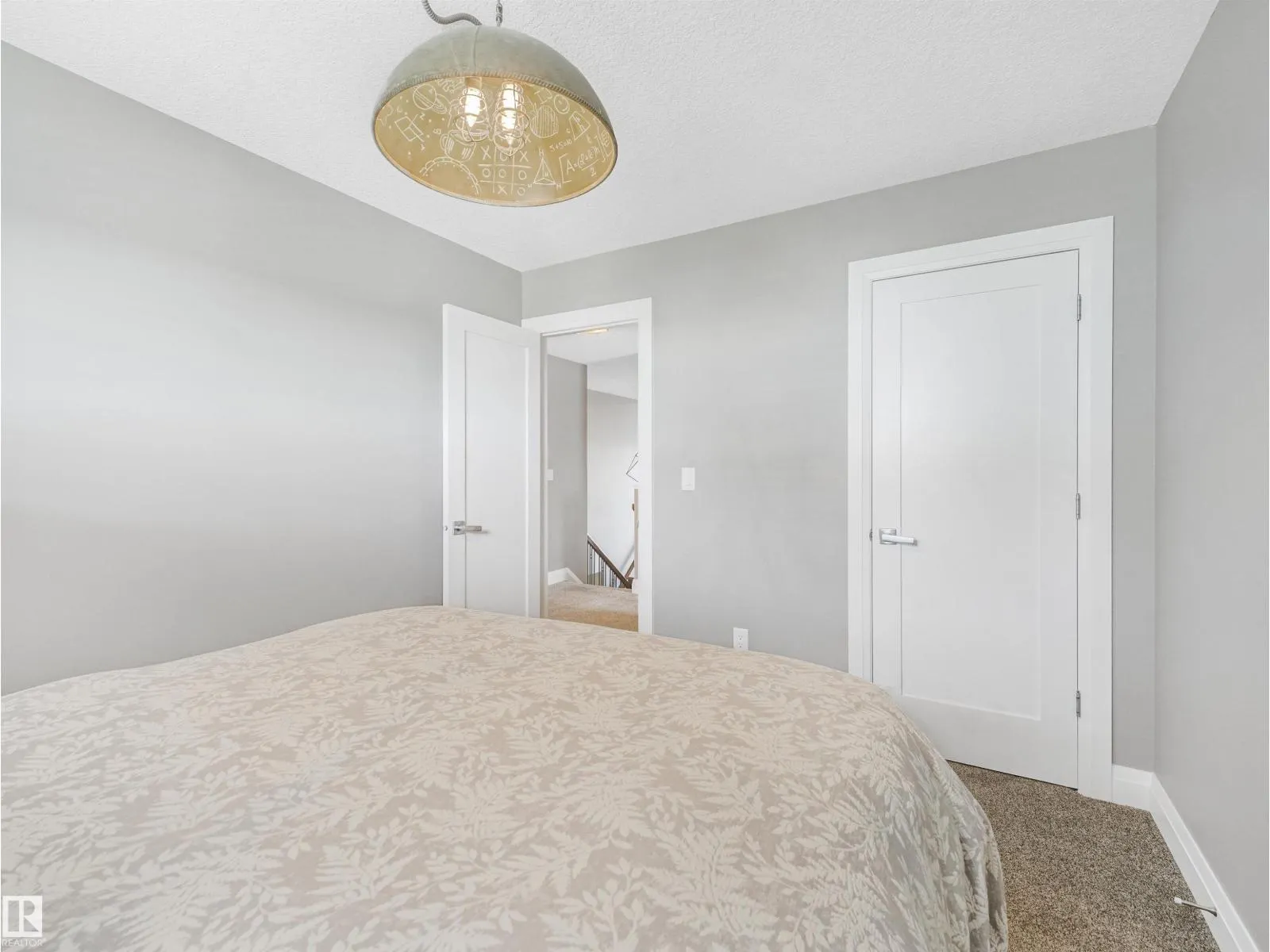 4162 CHARLES LI SW
