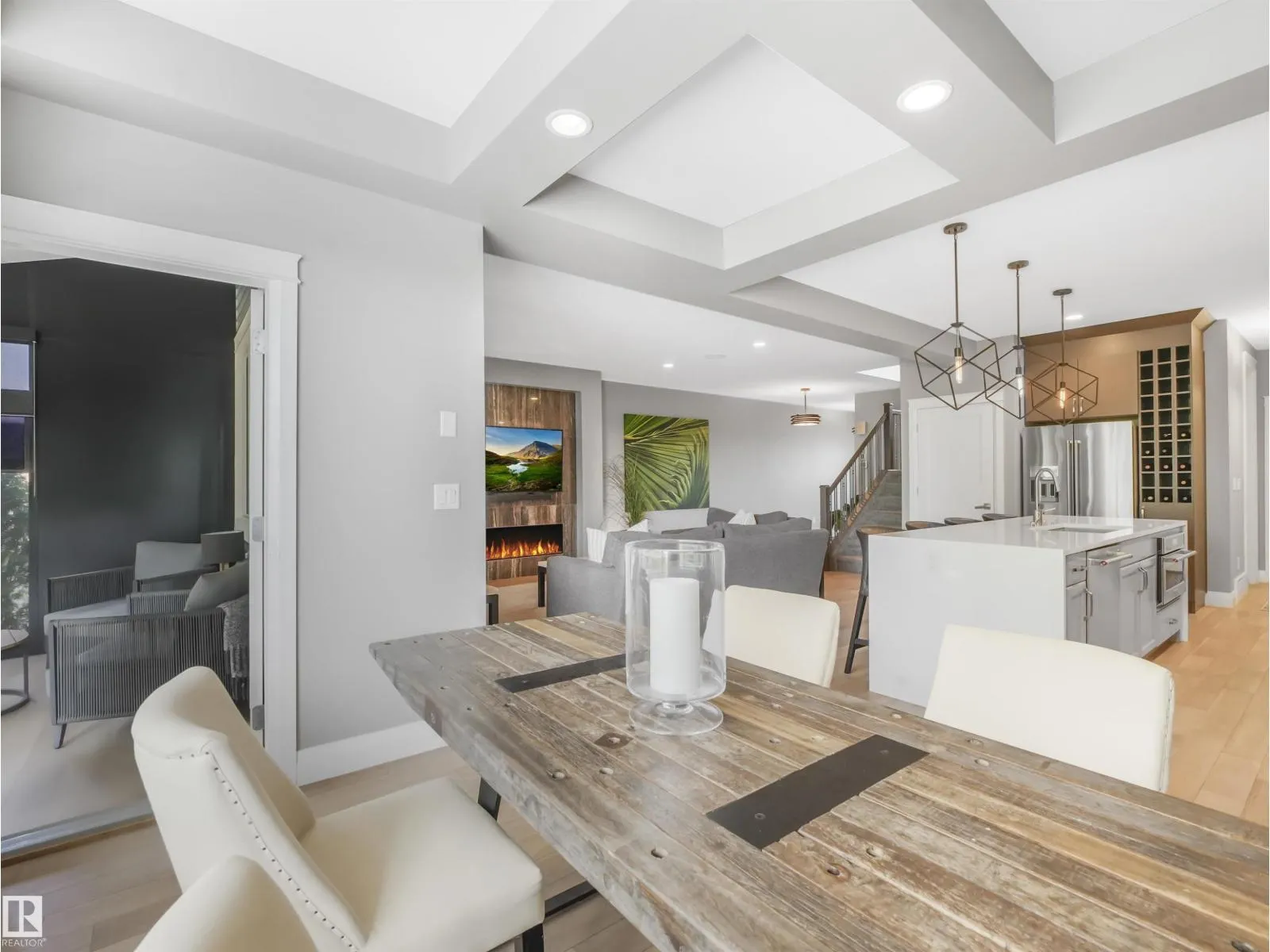4162 CHARLES LI SW