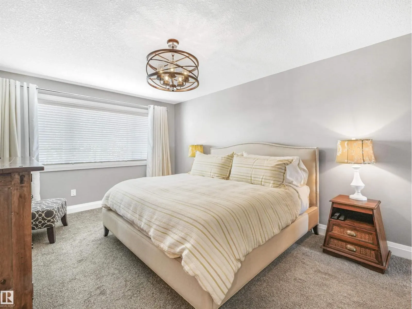 4162 CHARLES LI SW