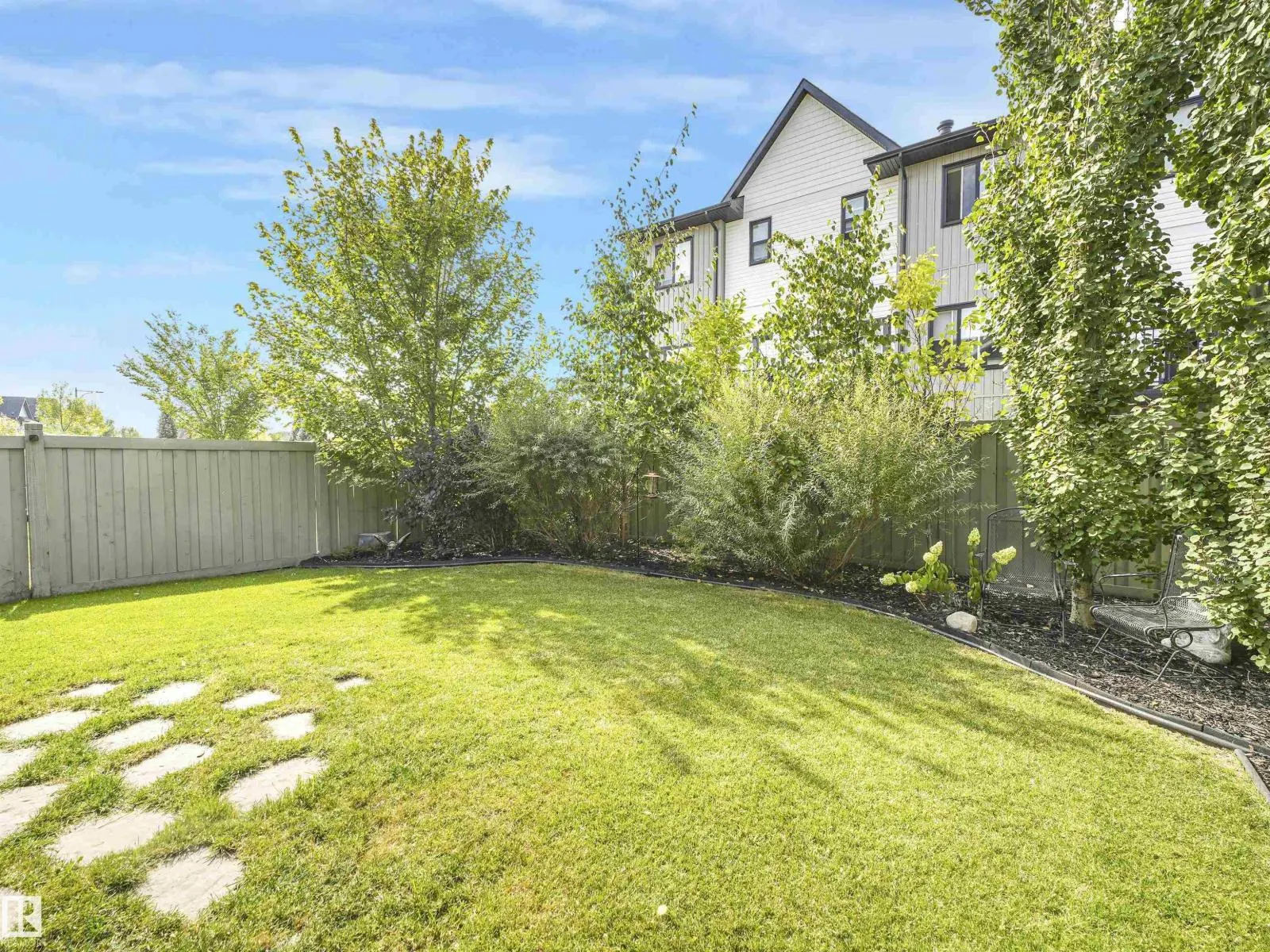 4162 CHARLES LI SW