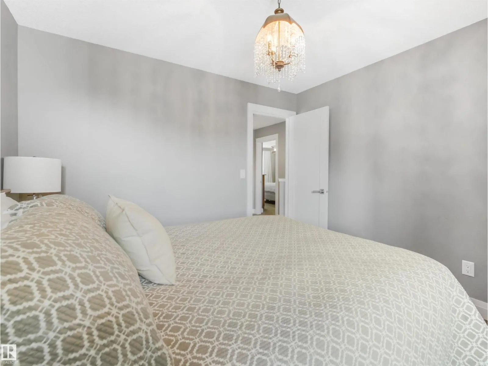 4162 CHARLES LI SW