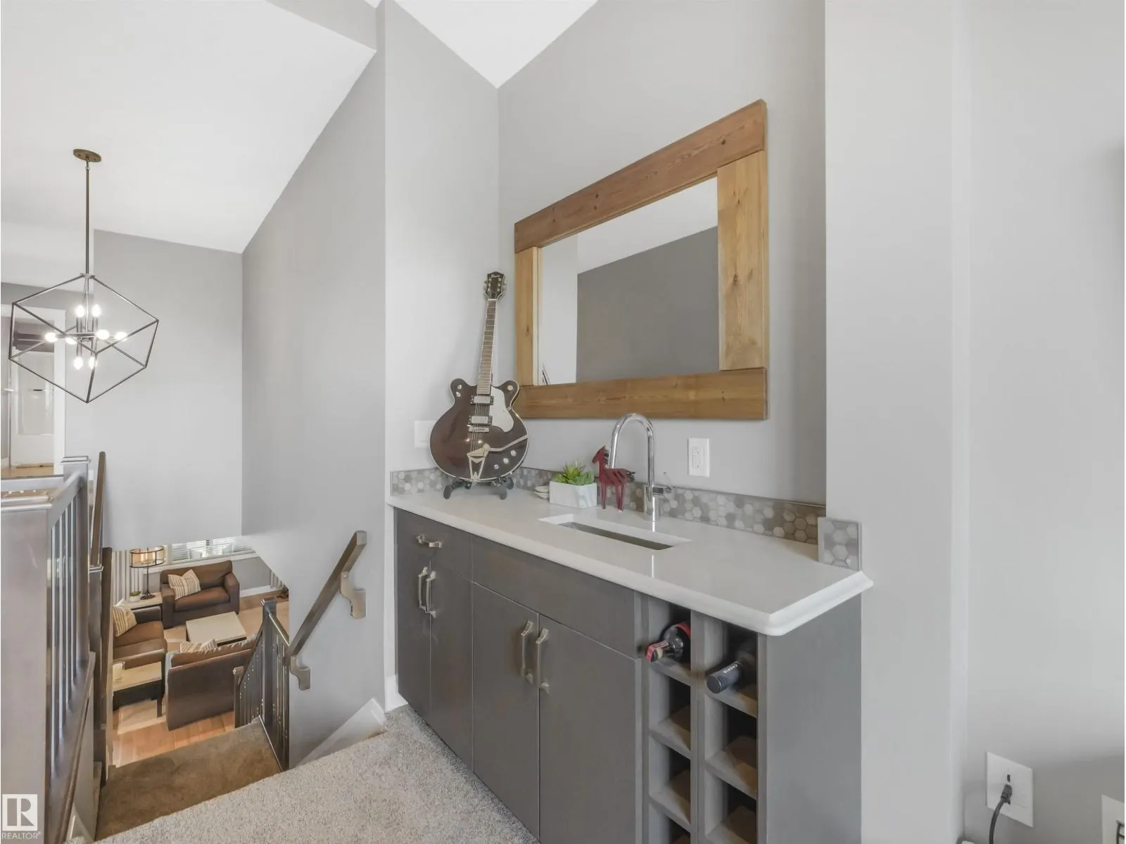 4162 CHARLES LI SW