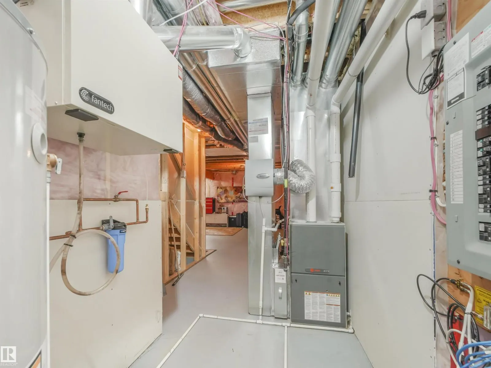 4162 CHARLES LI SW