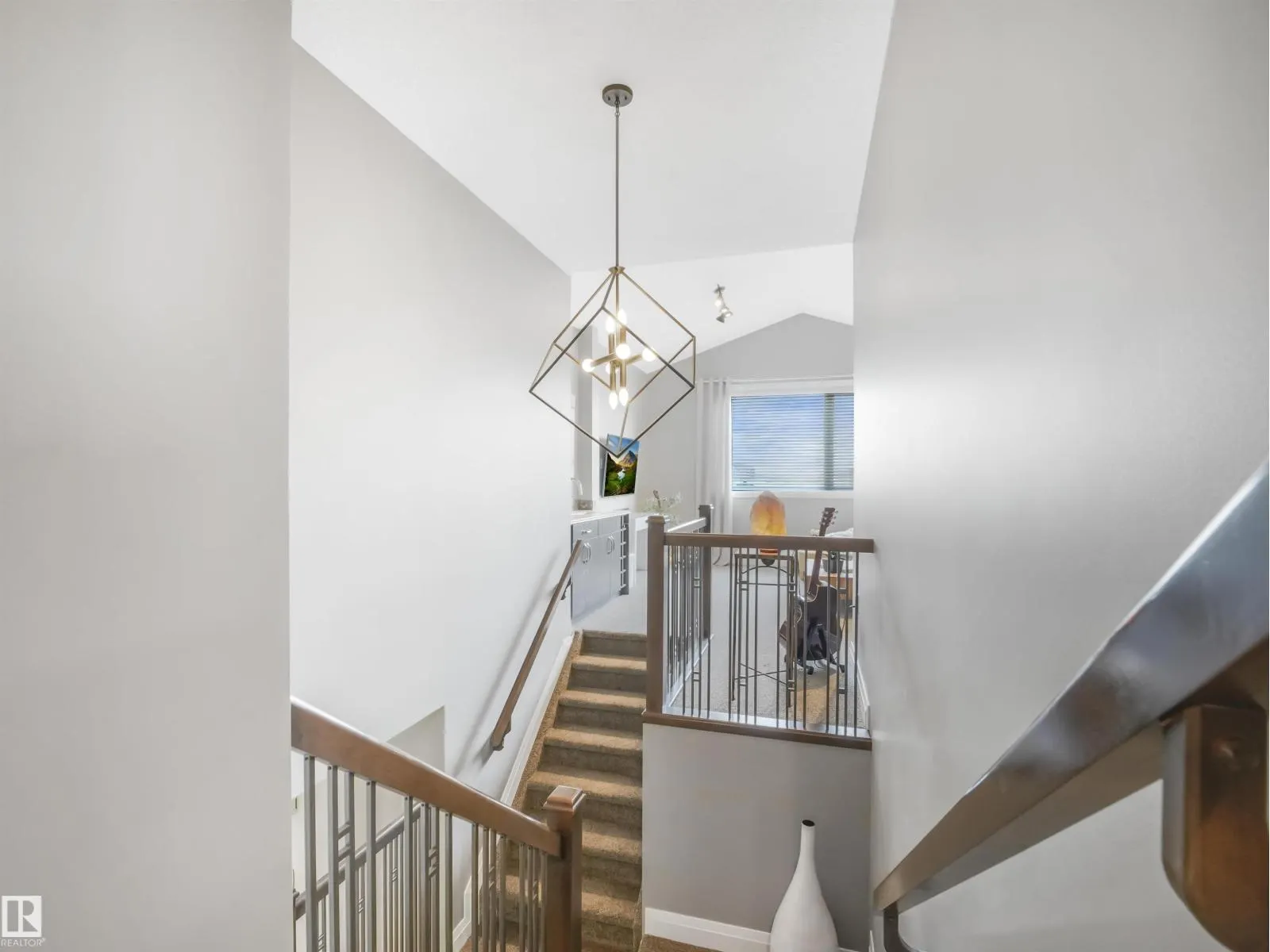 4162 CHARLES LI SW