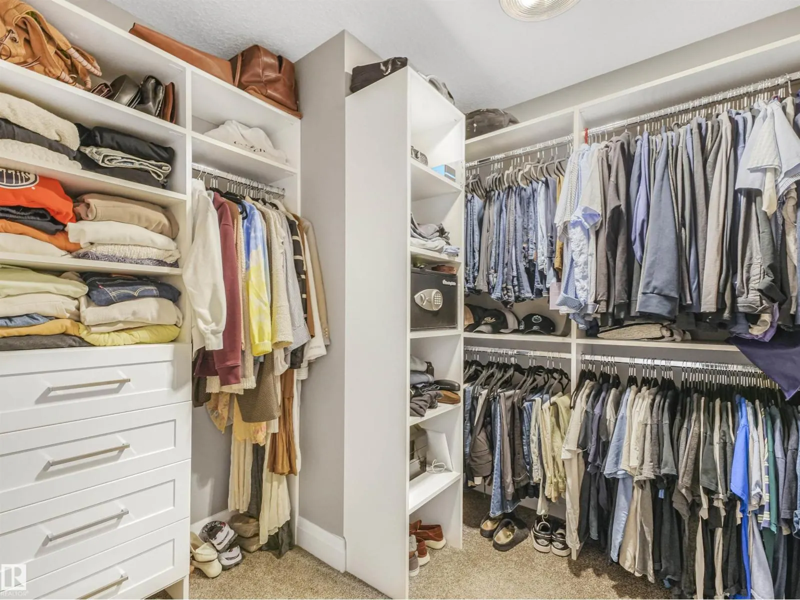 4162 CHARLES LI SW