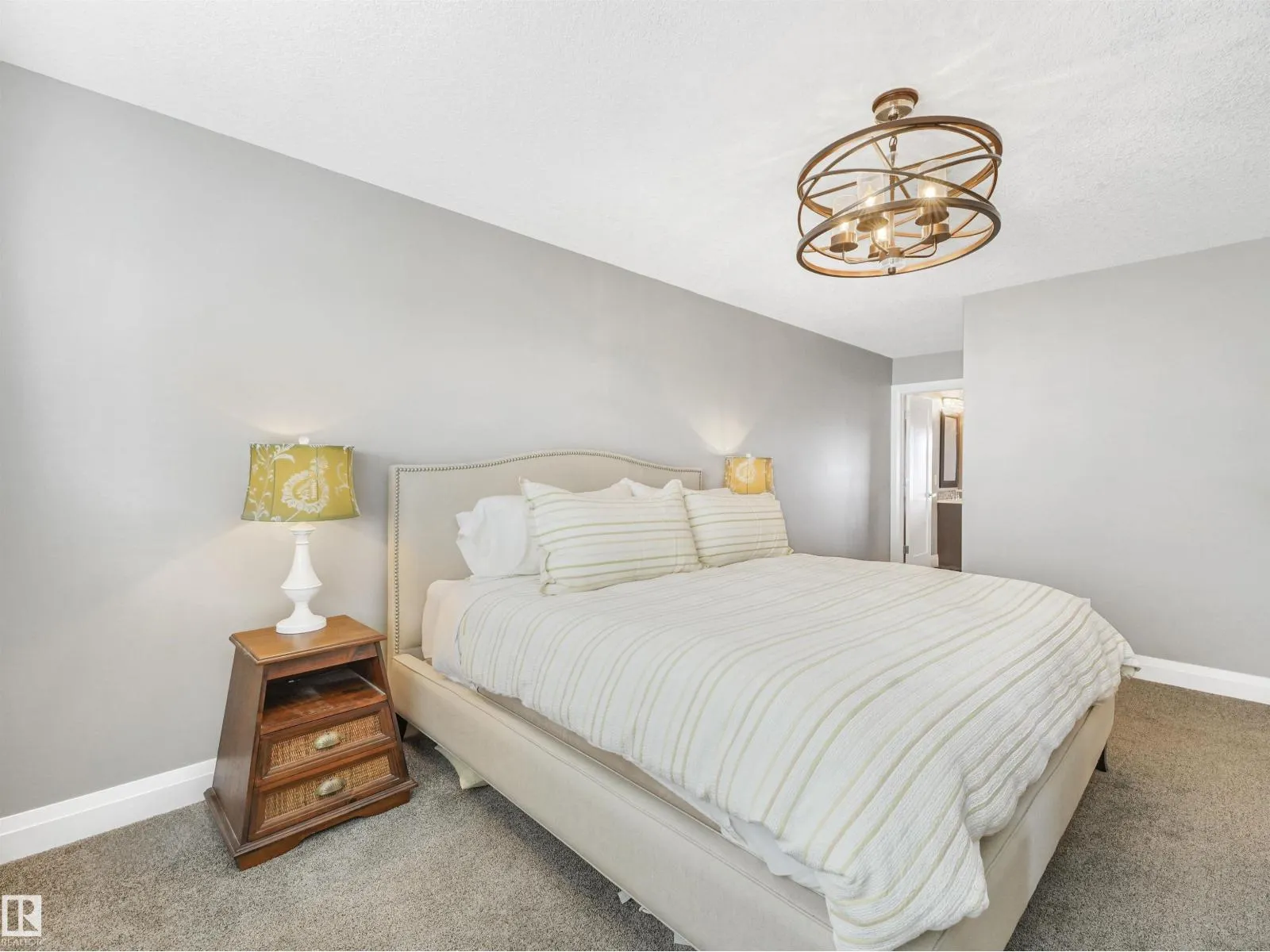 4162 CHARLES LI SW