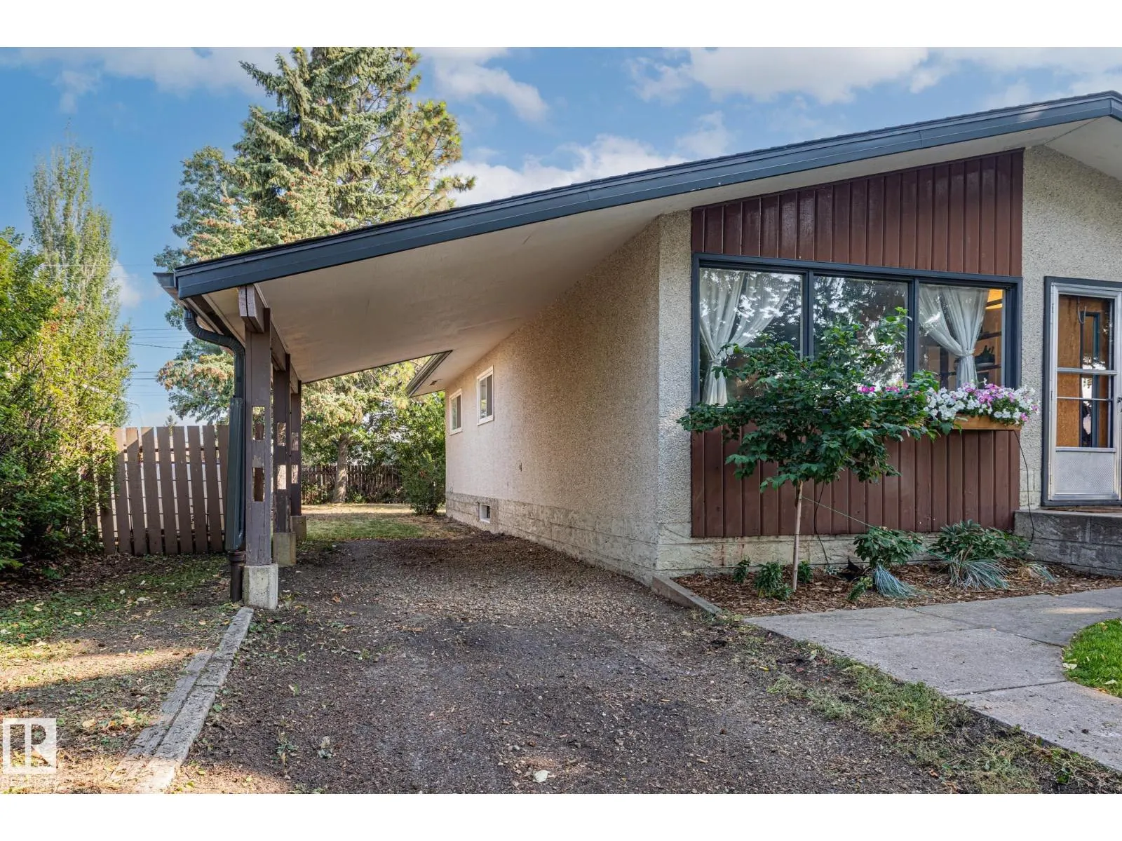 13515 124 ST NW
