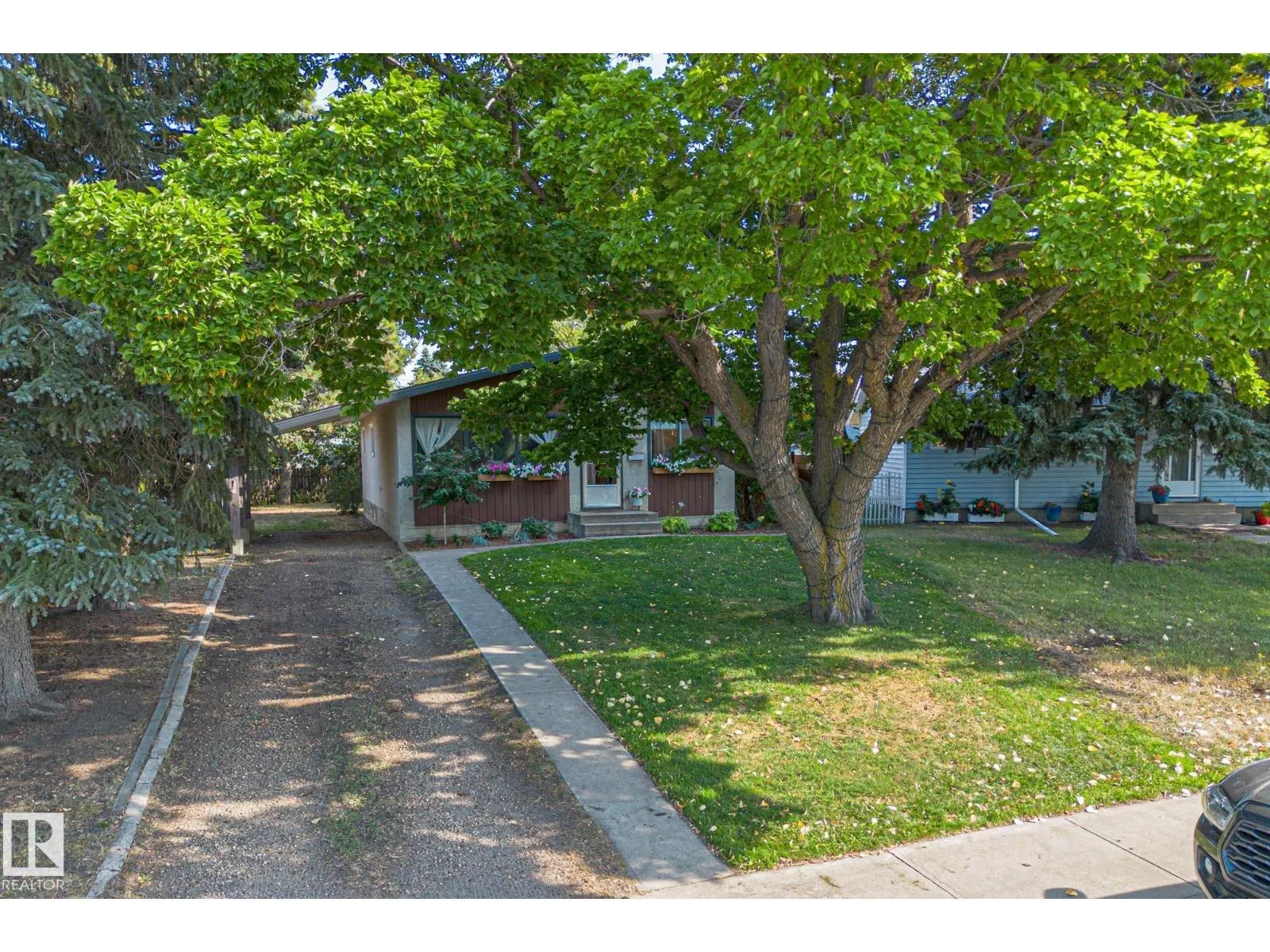 13515 124 ST NW