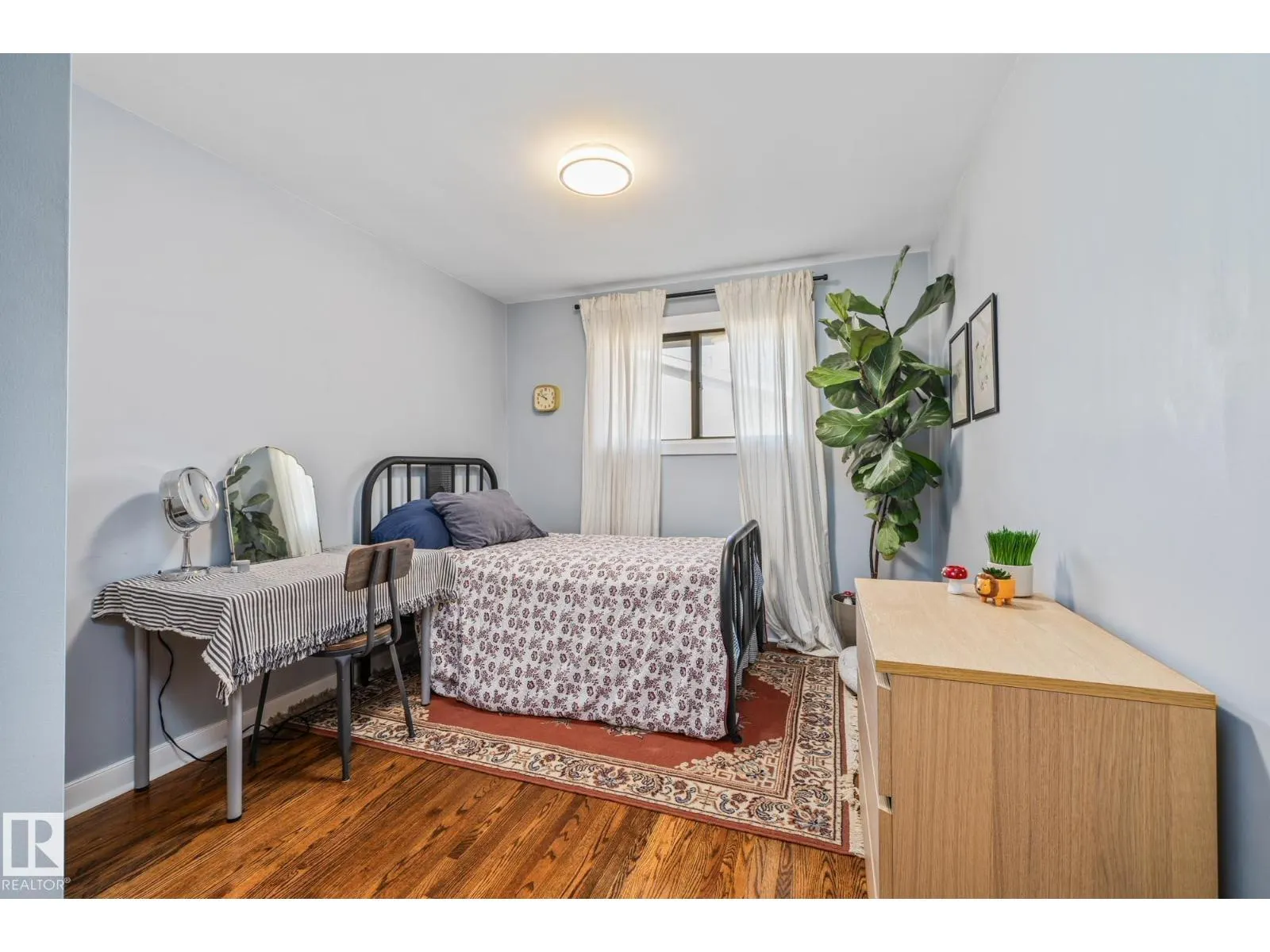 13515 124 ST NW