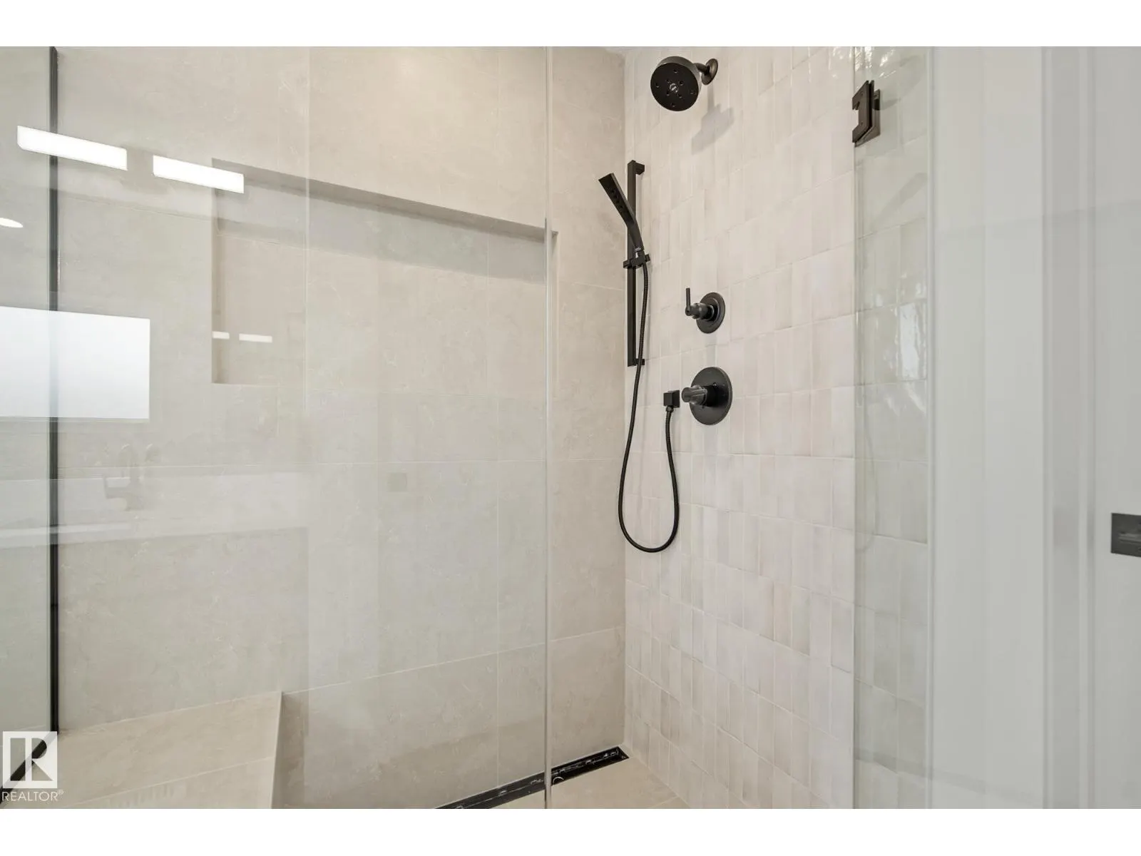 7095 KIVIAQ CR SW