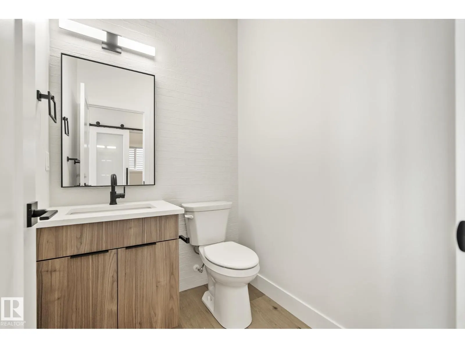 7095 KIVIAQ CR SW