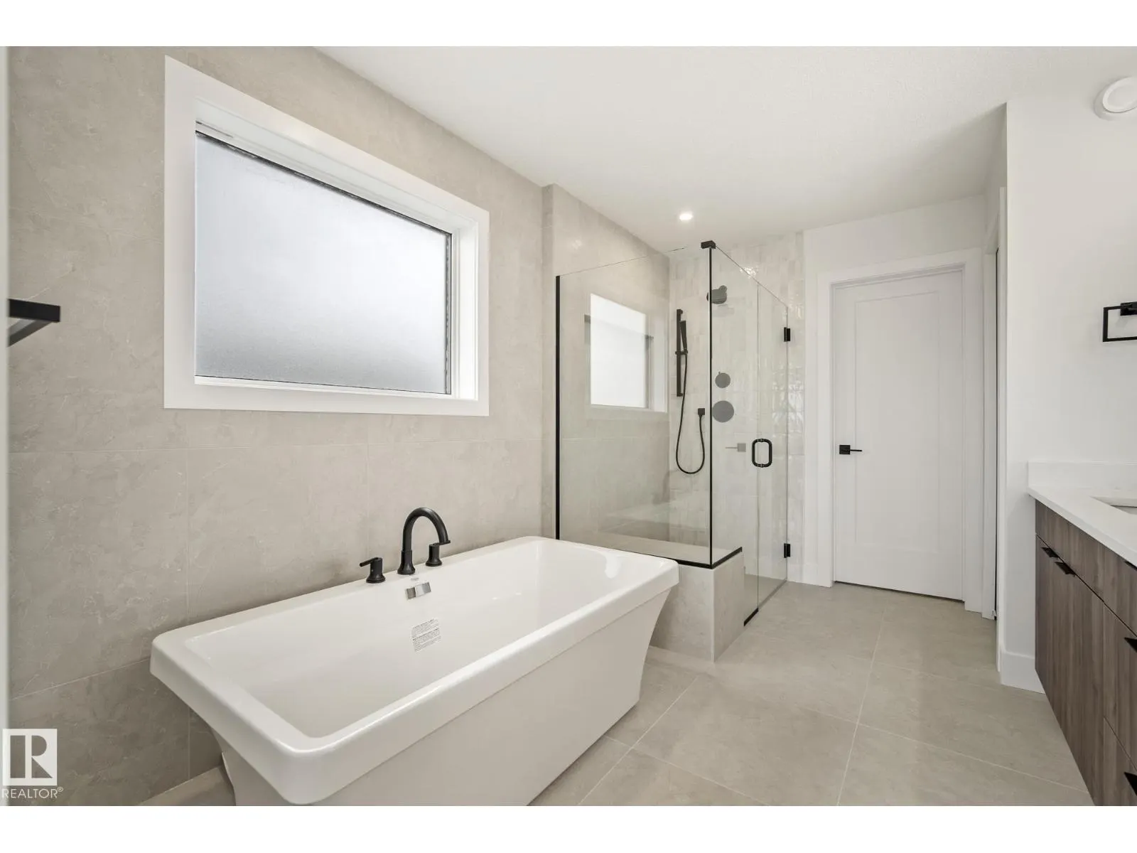 7095 KIVIAQ CR SW