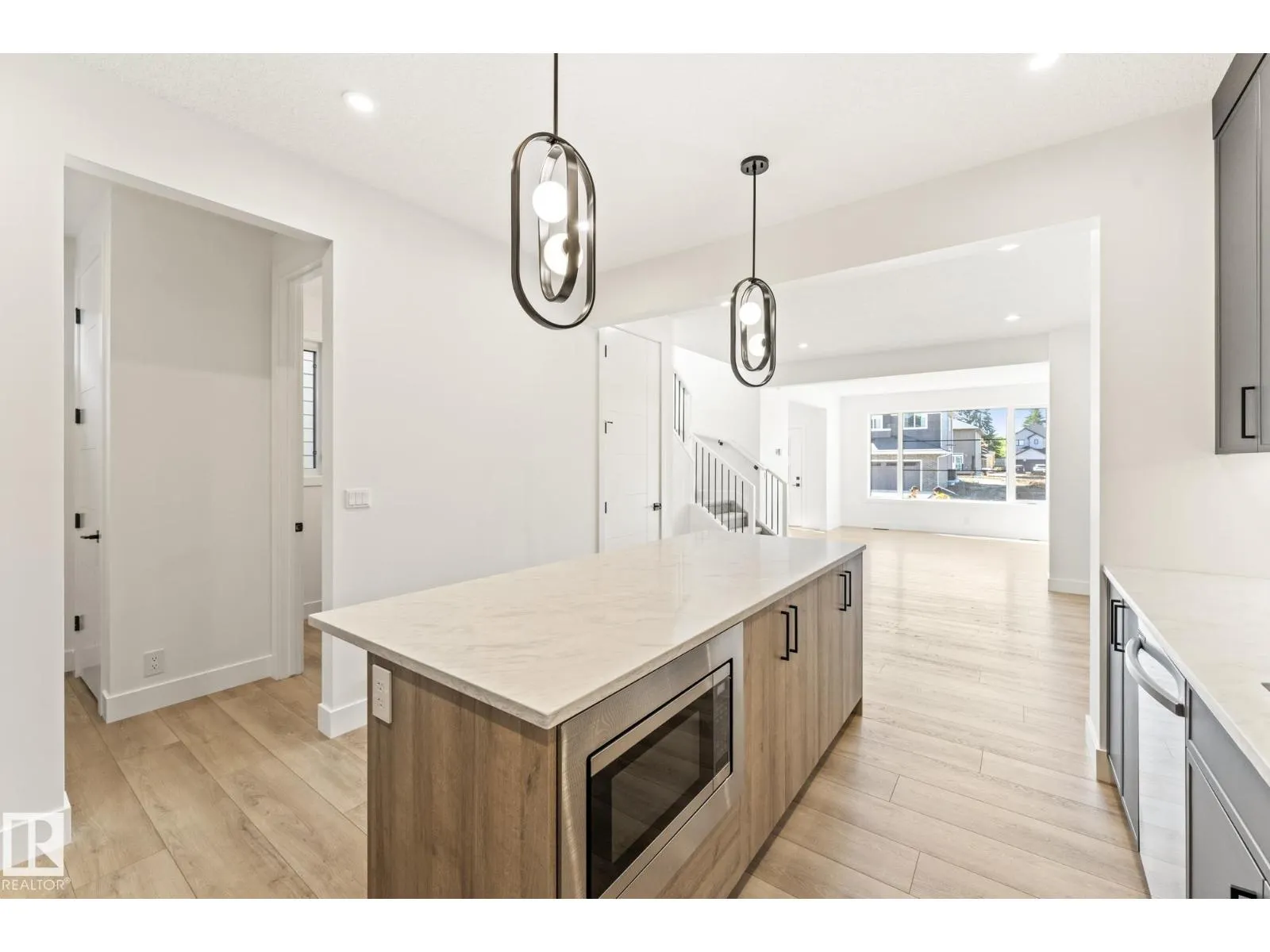 103 Newbury Ci