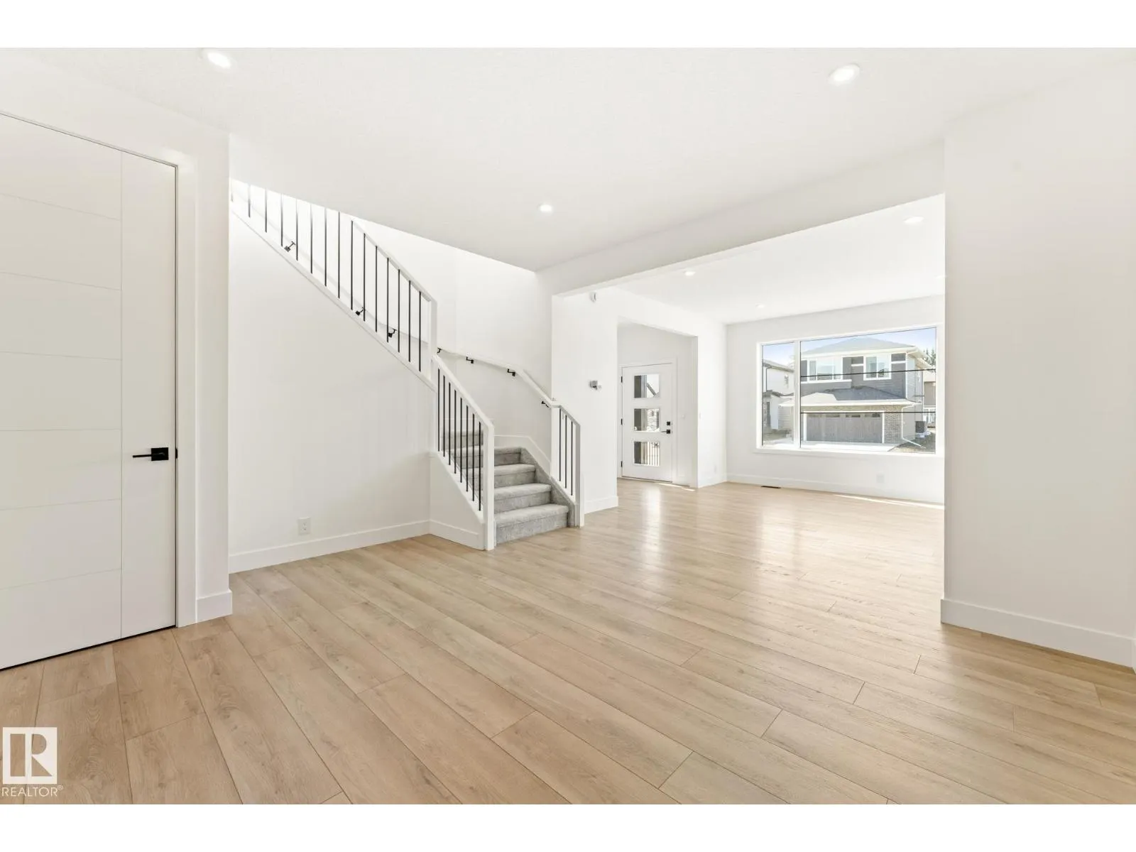 103 Newbury Ci