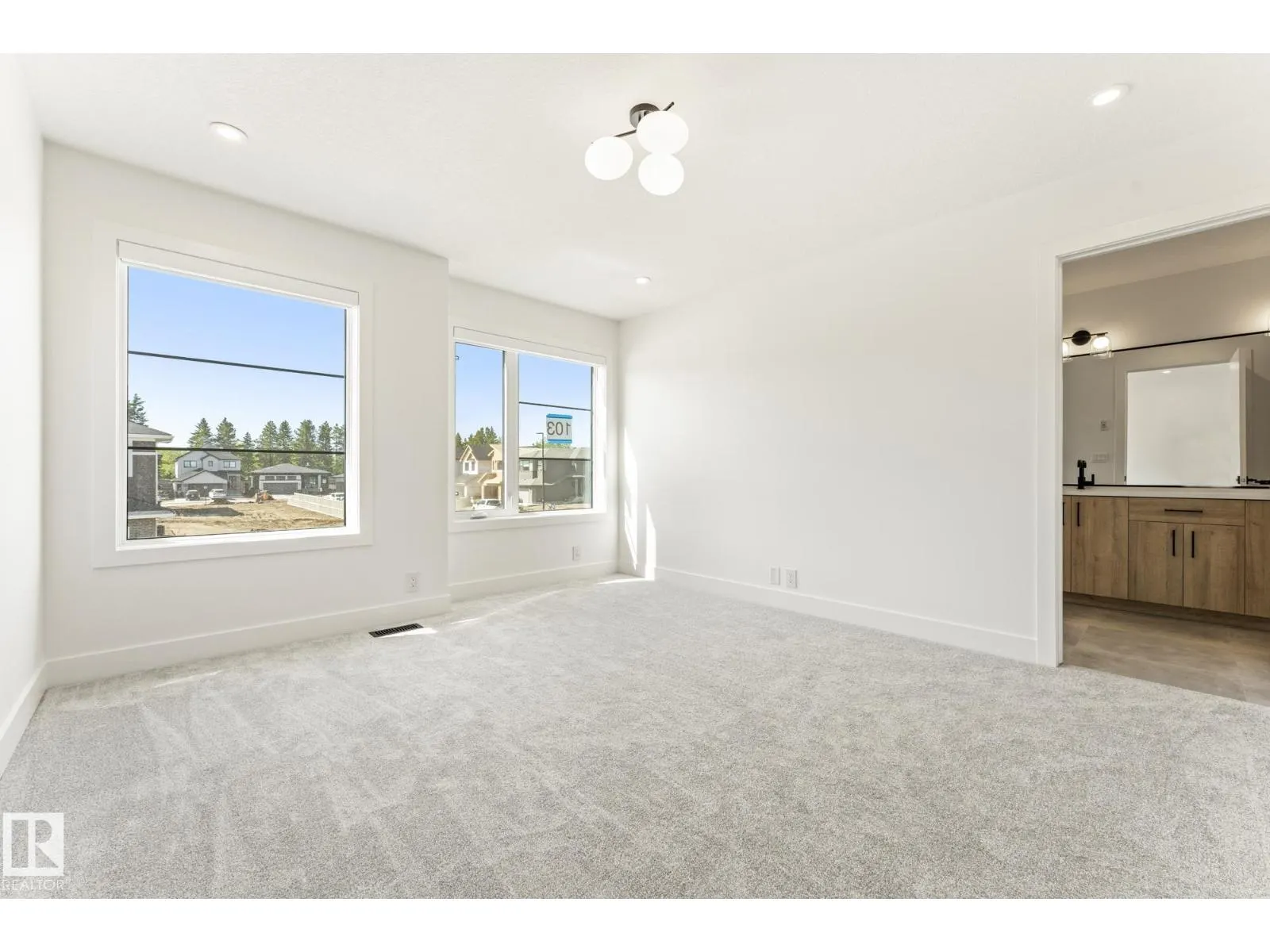 103 Newbury Ci