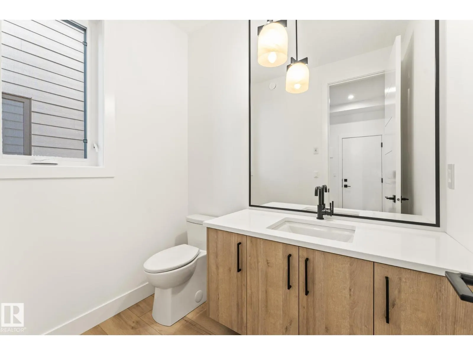 103 Newbury Ci