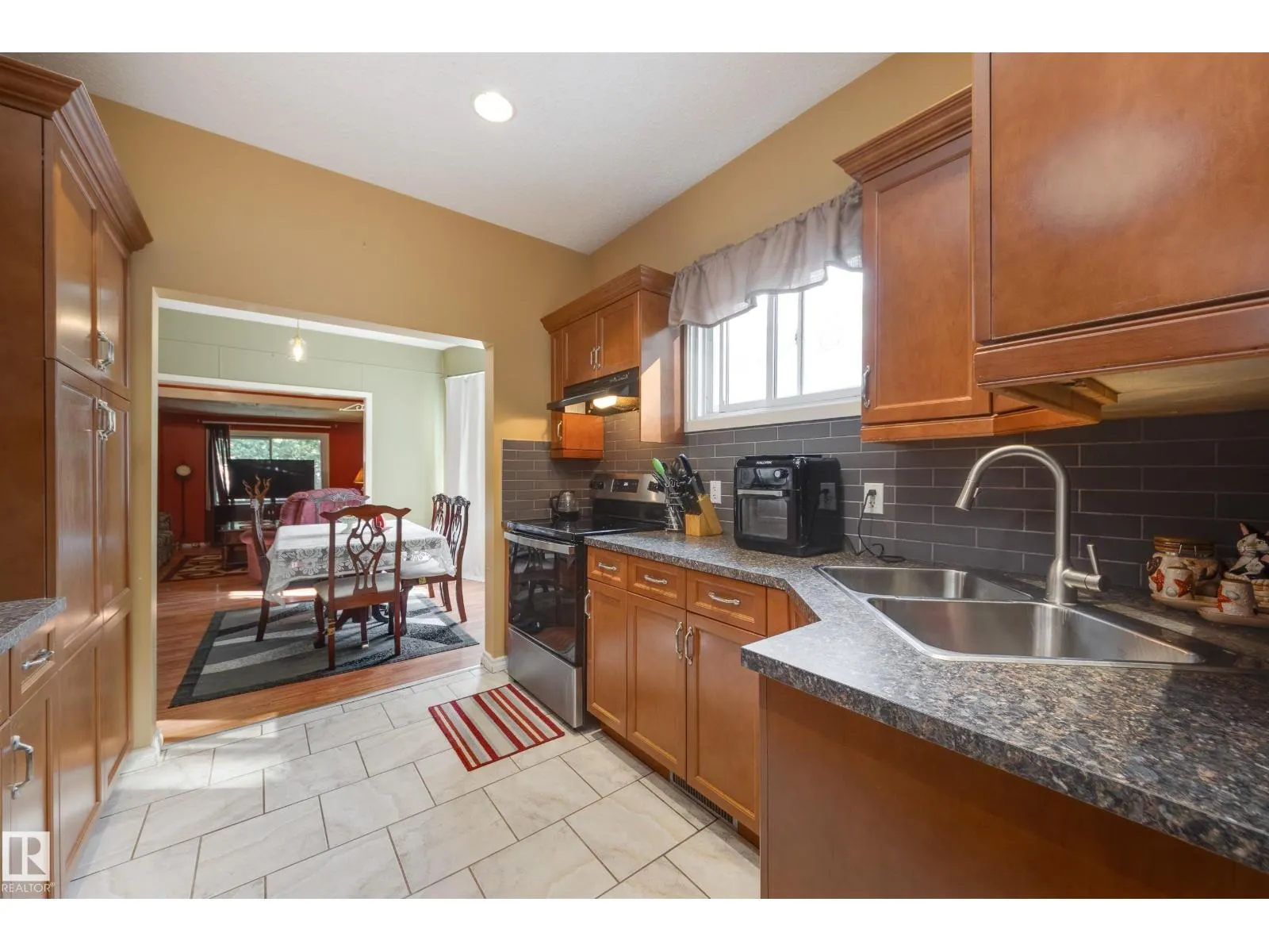 12126 39 ST NW