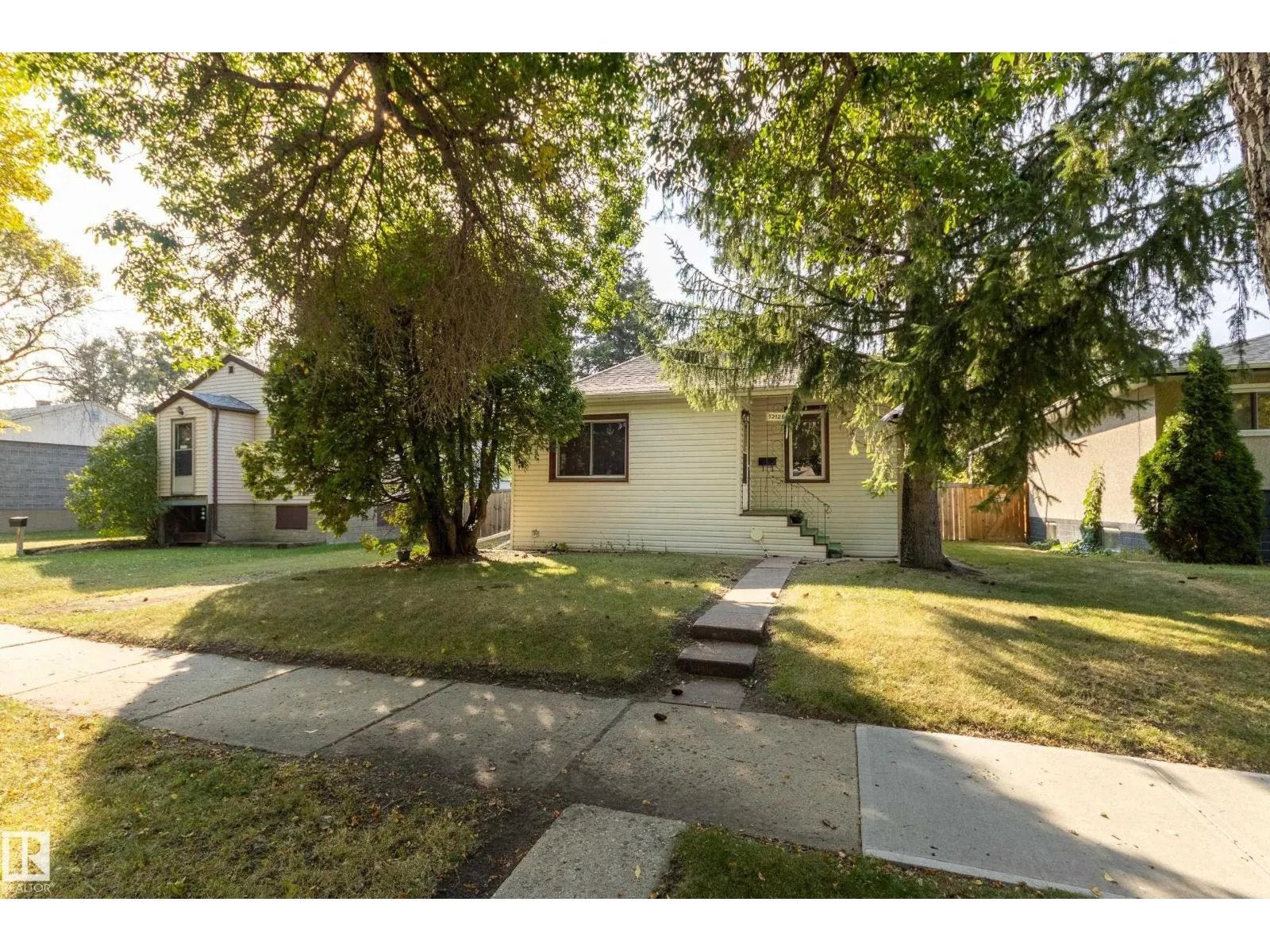12126 39 ST NW