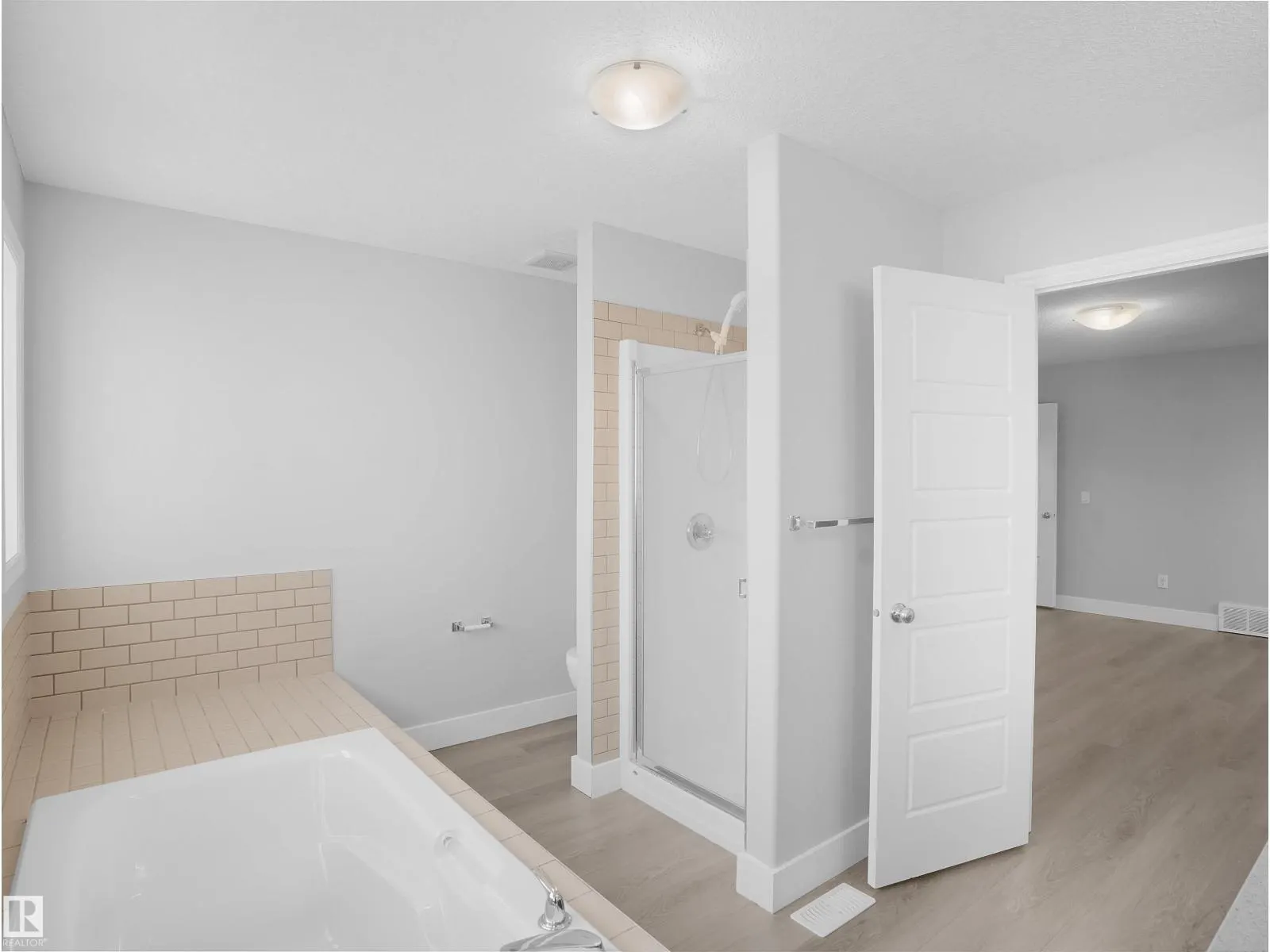 5903 12 AV SW