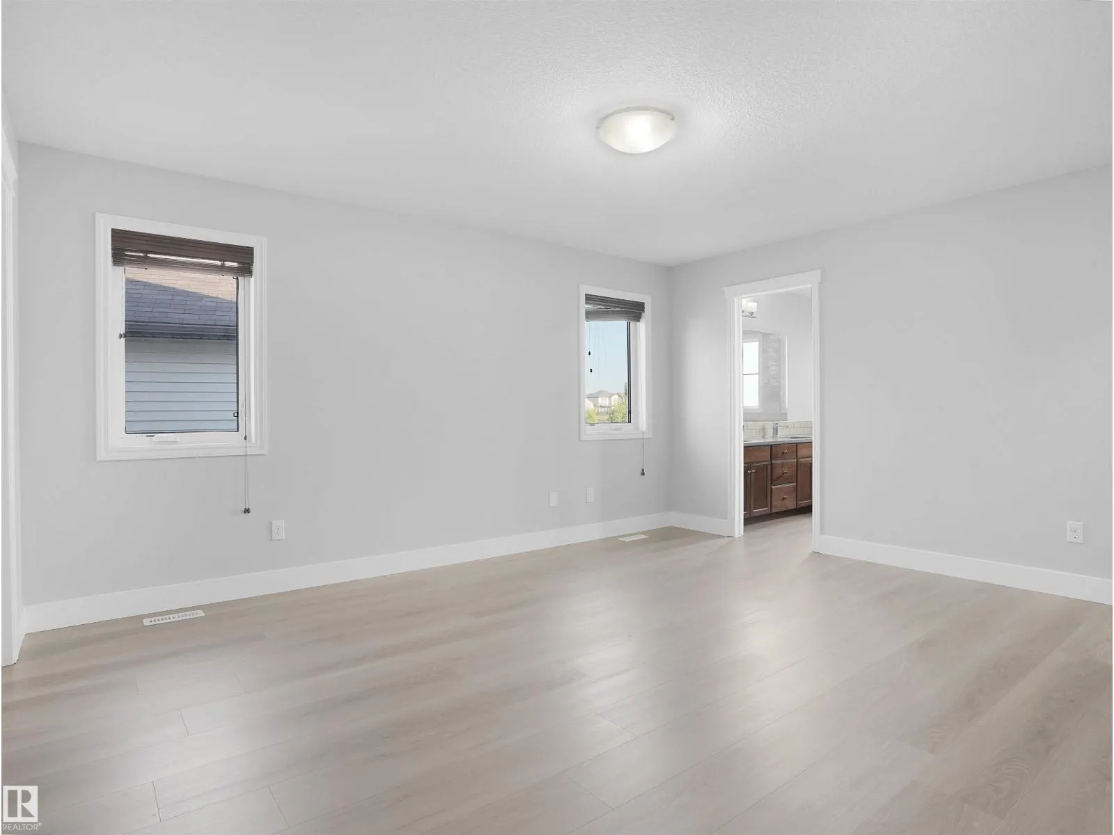 5903 12 AV SW