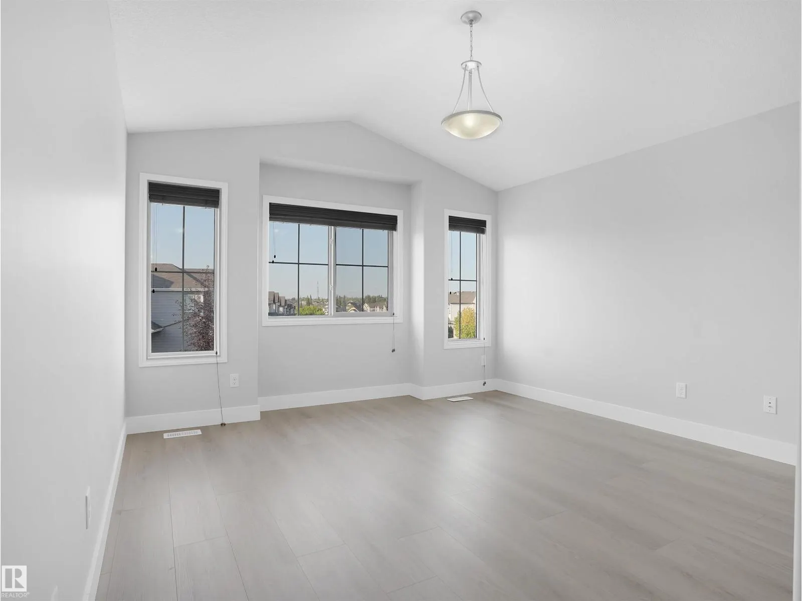 5903 12 AV SW