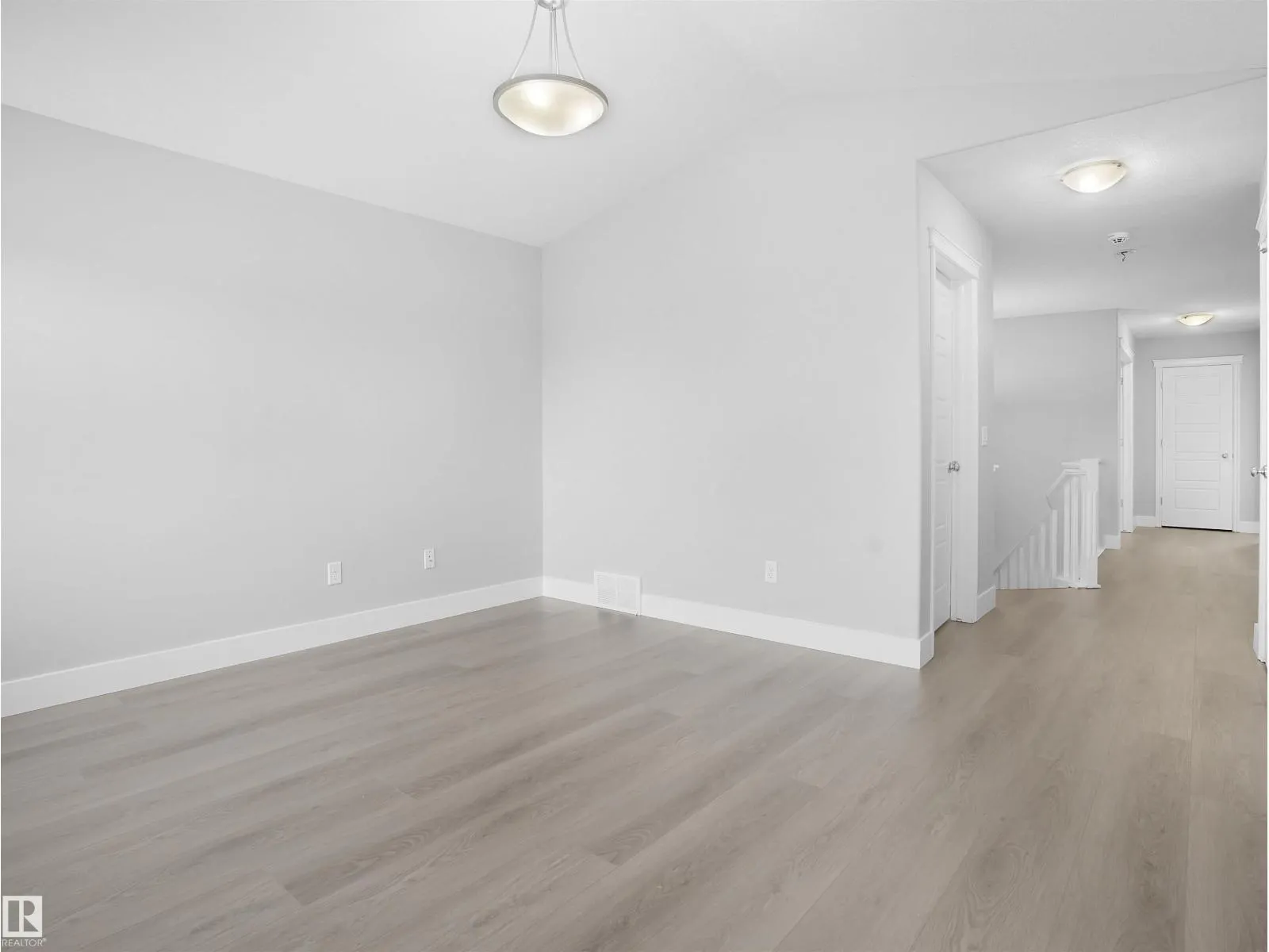 5903 12 AV SW
