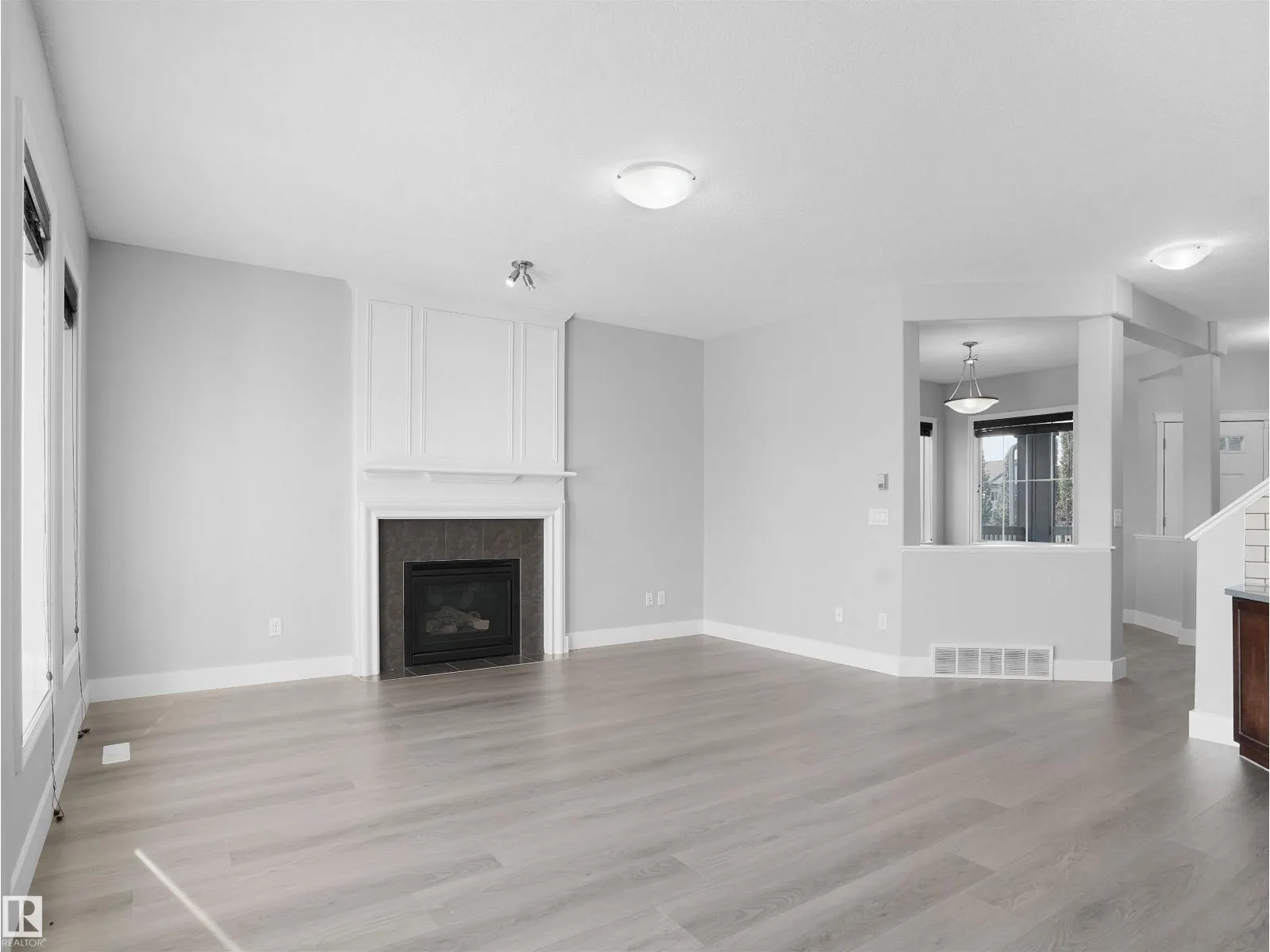 5903 12 AV SW