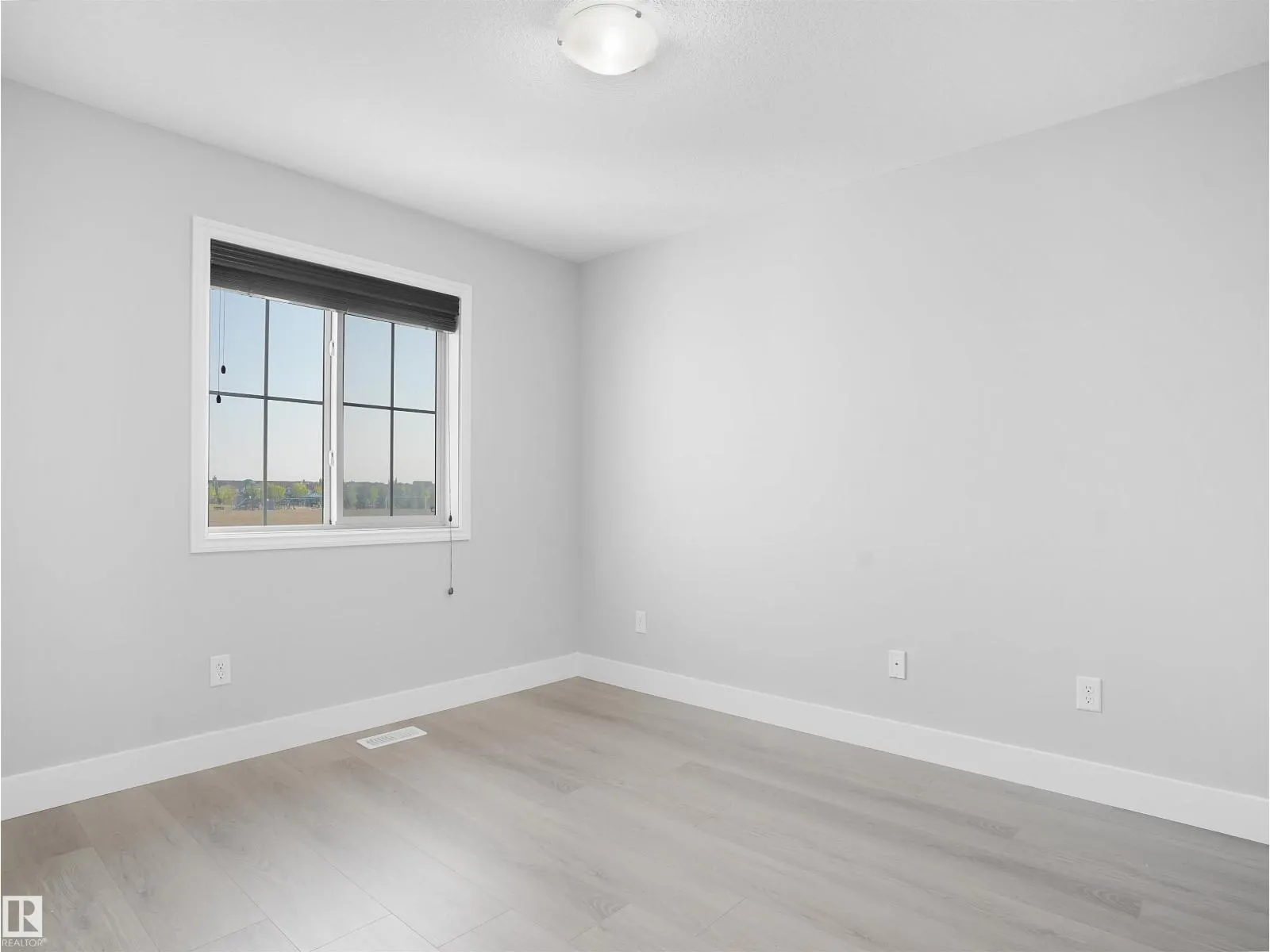 5903 12 AV SW
