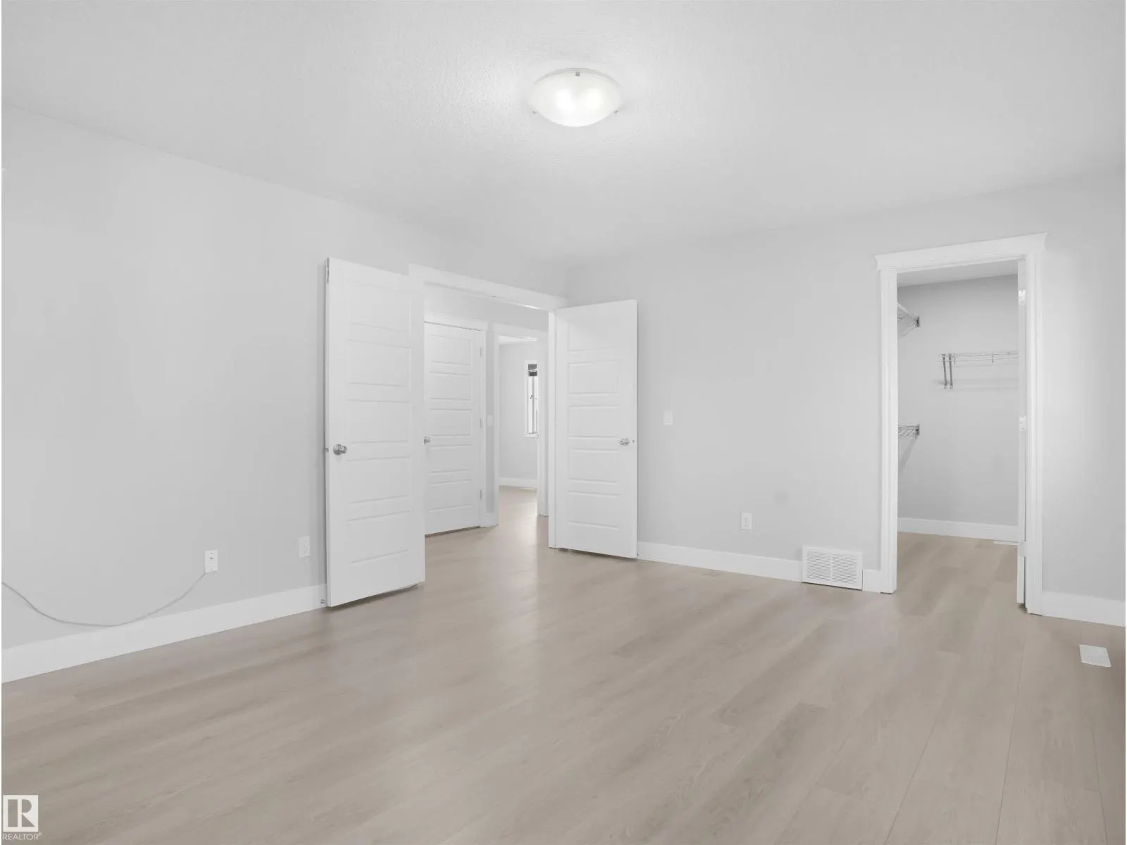 5903 12 AV SW