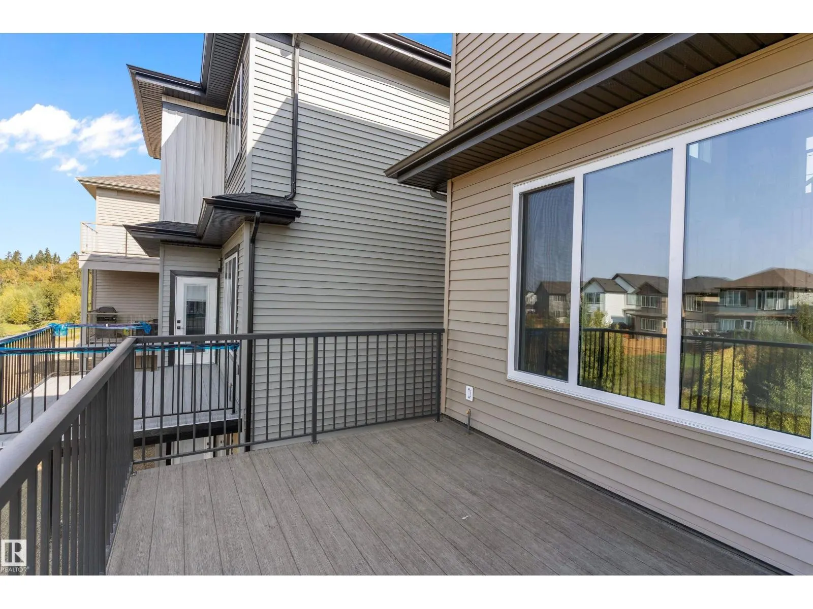81 Meadowgrove LN