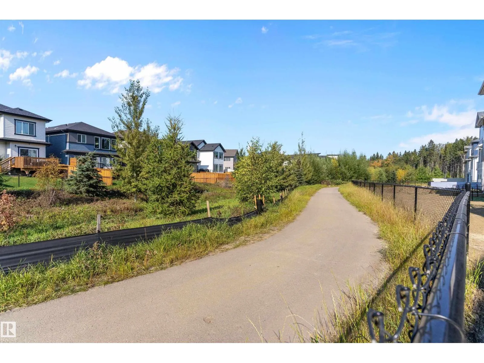 81 Meadowgrove LN