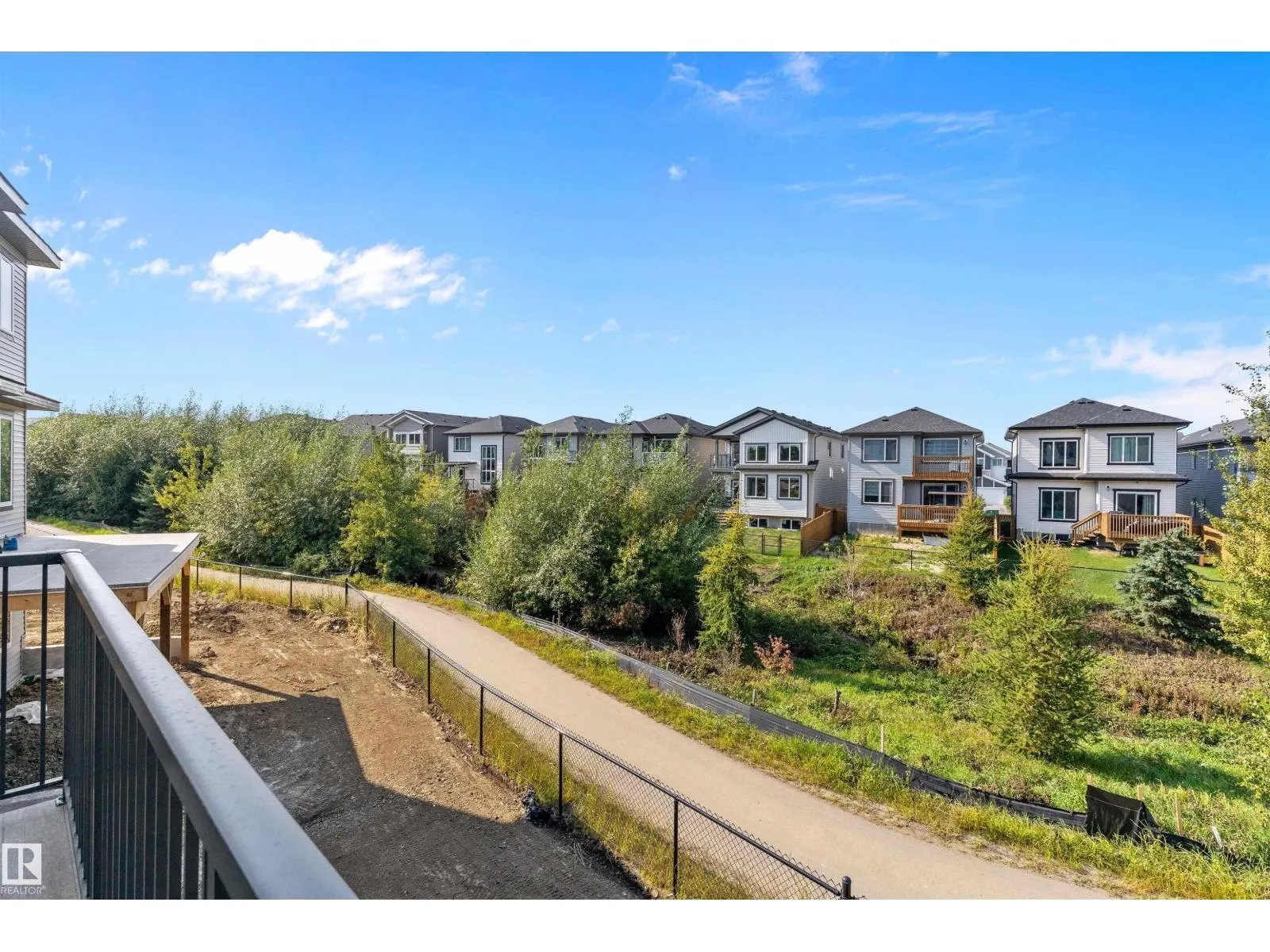 81 Meadowgrove LN