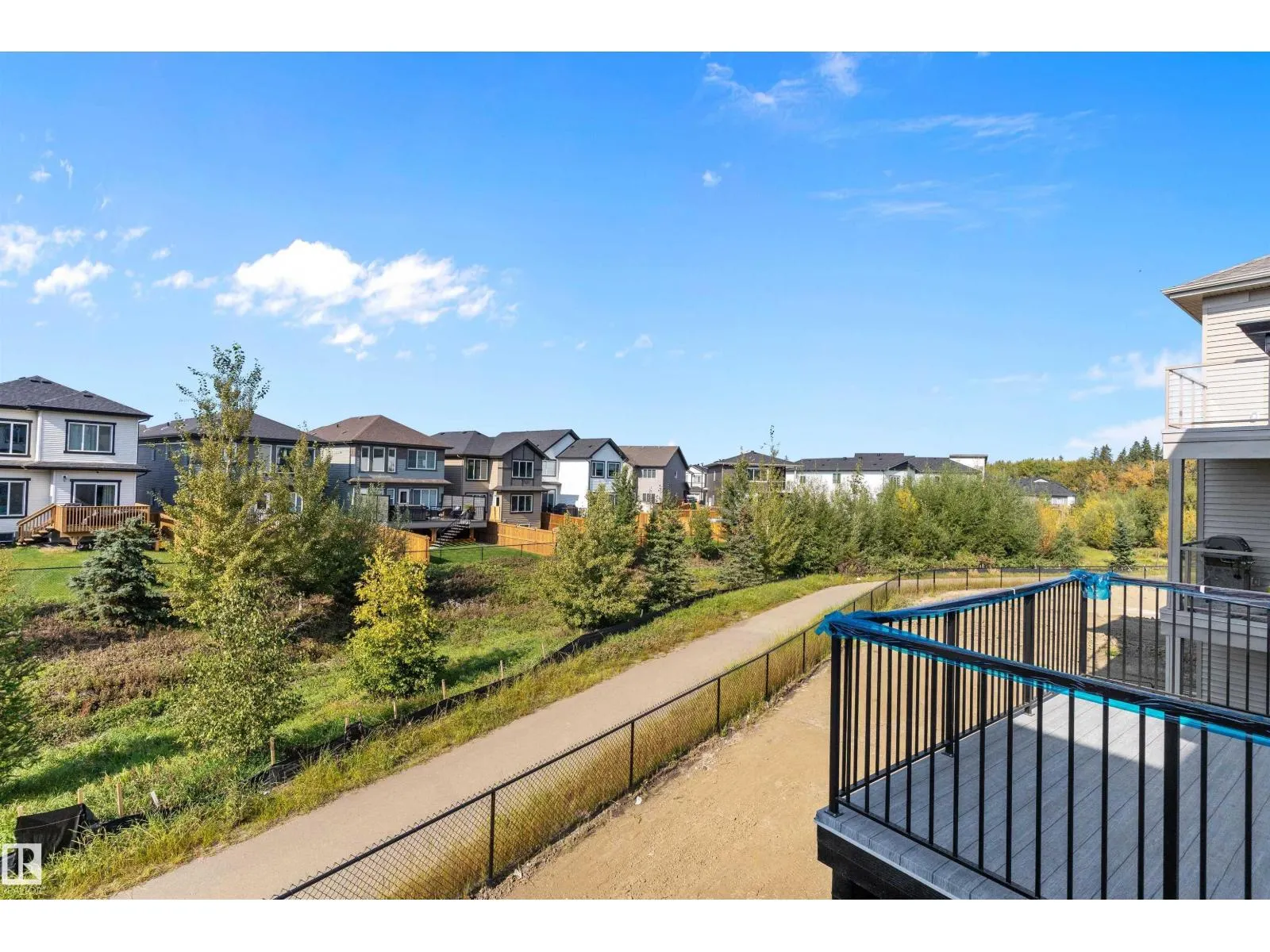 81 Meadowgrove LN
