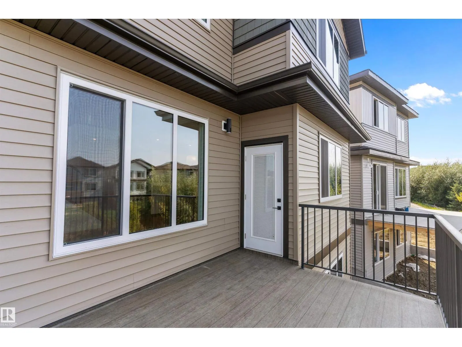 81 Meadowgrove LN