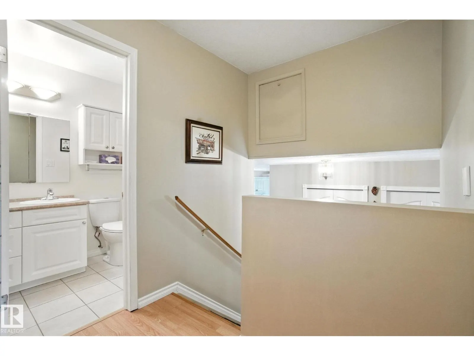 2 LAYDON DR