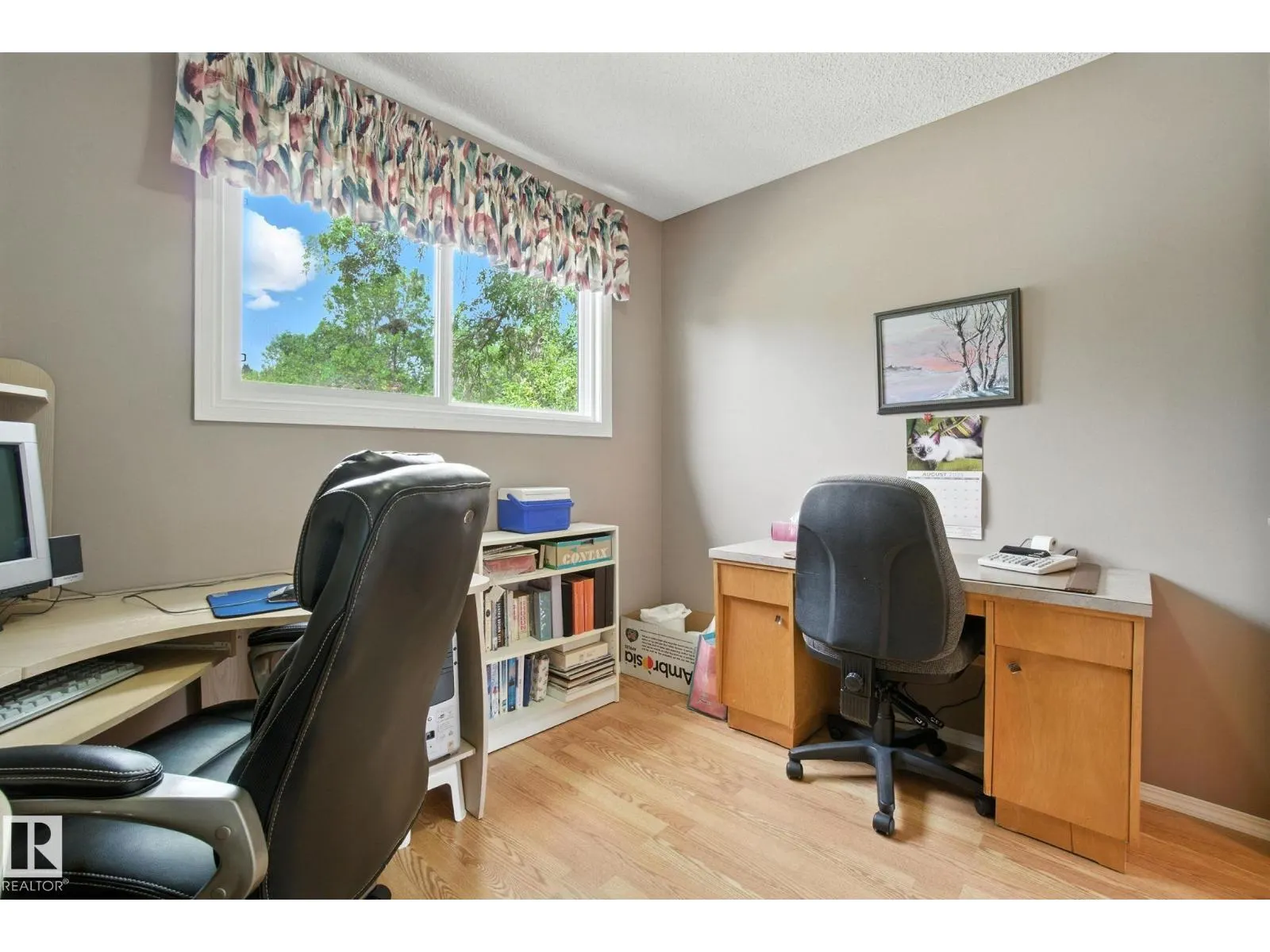 2 LAYDON DR