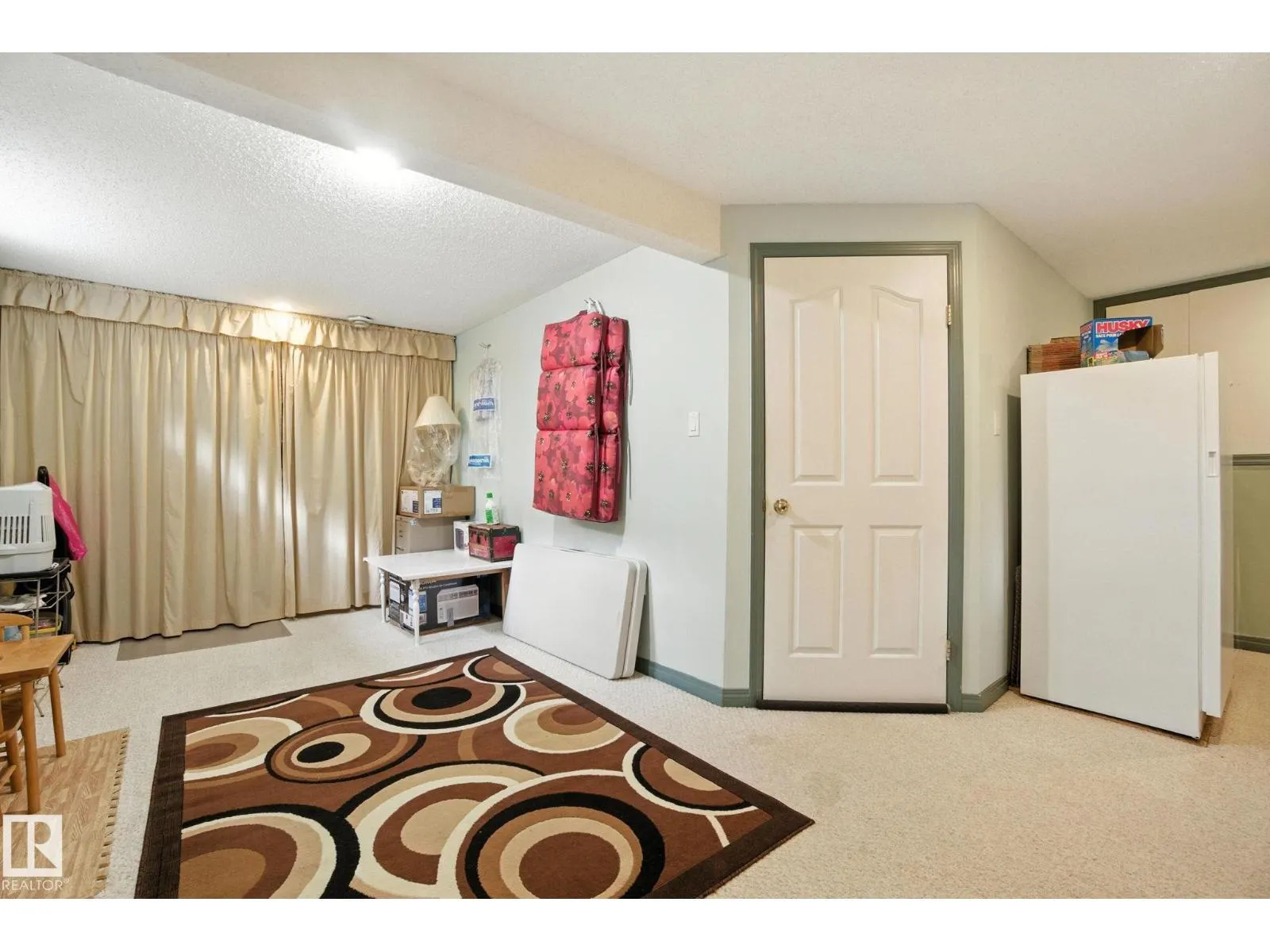 2 LAYDON DR