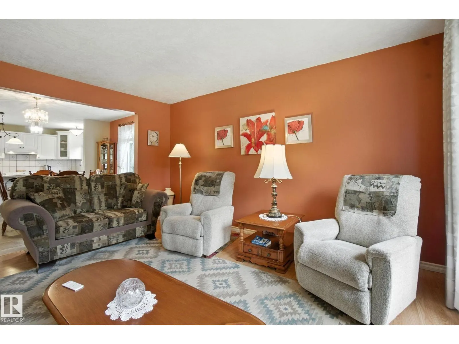 2 LAYDON DR