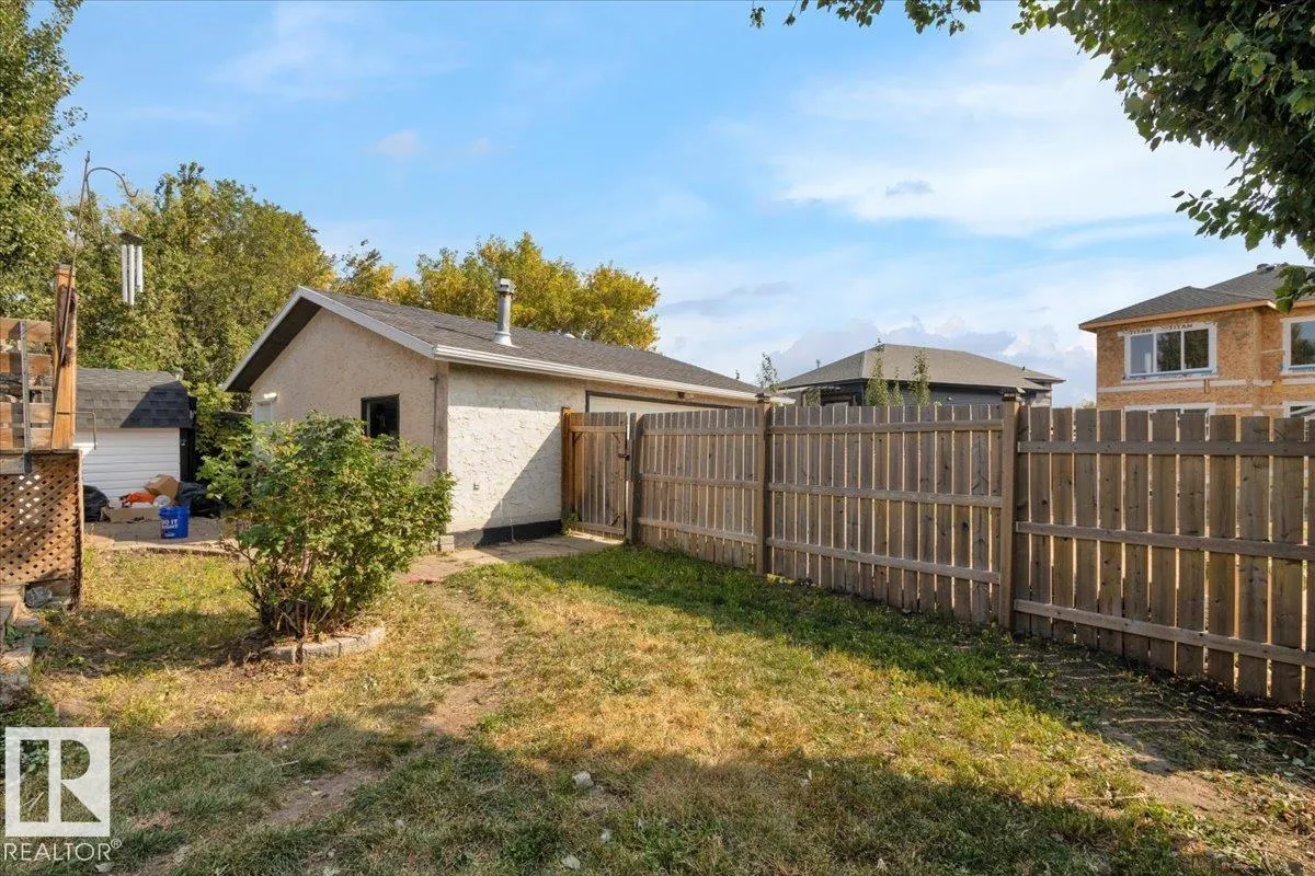 23 Lunnon DR
