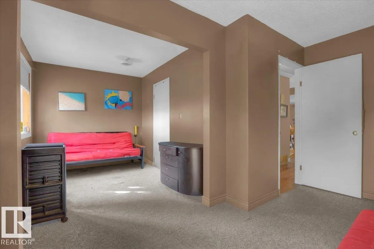 23 Lunnon DR