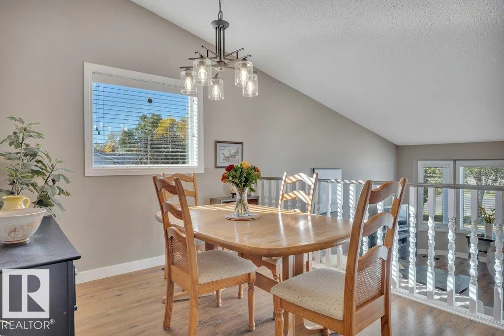 99 Meadowview DR