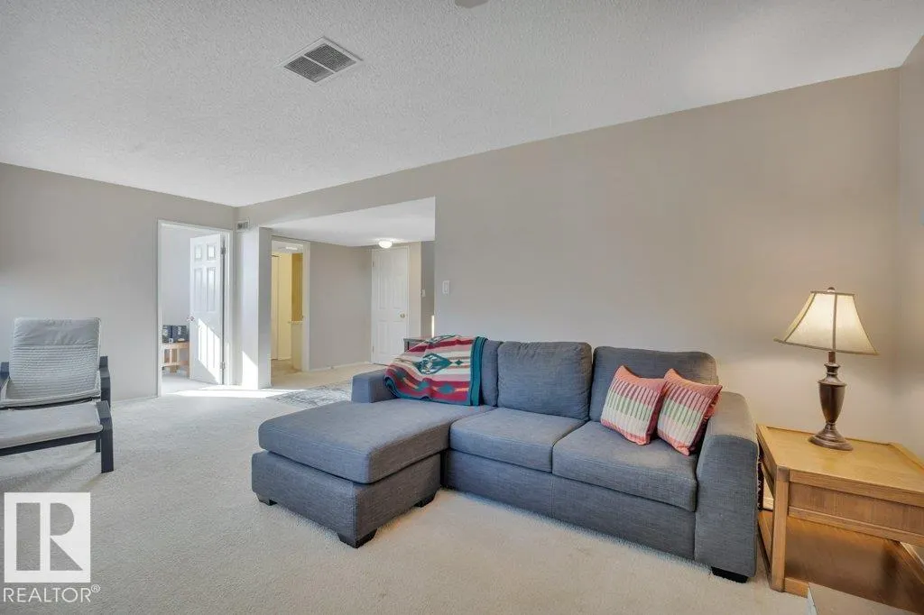 99 Meadowview DR