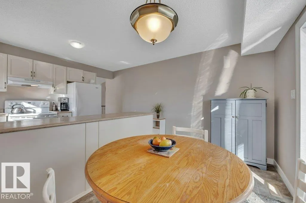 99 Meadowview DR