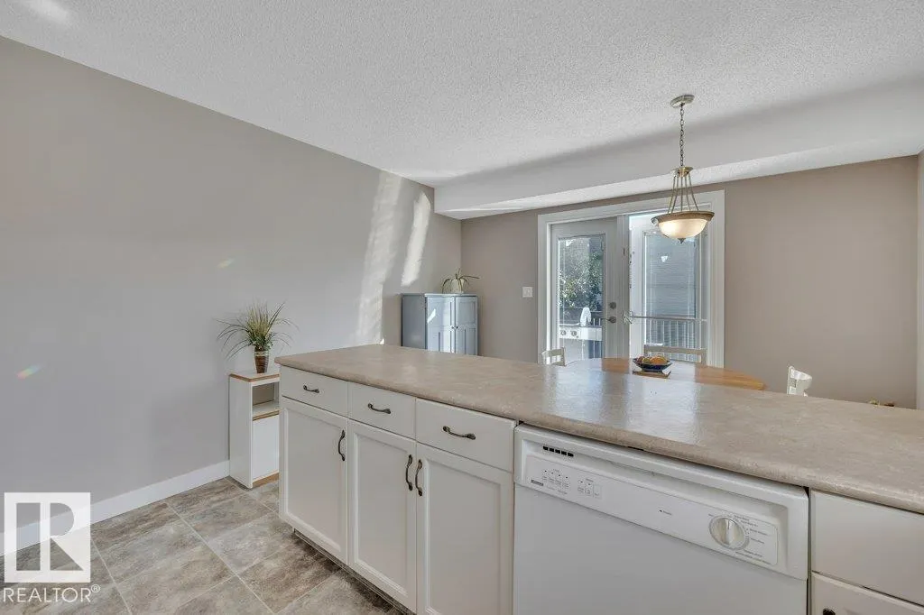 99 Meadowview DR