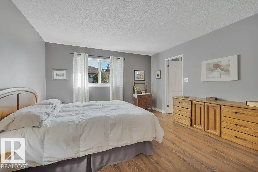 99 Meadowview DR